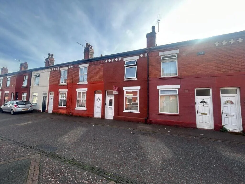 🚨🏡 𝐉𝐔𝐒𝐓 𝐋𝐀𝐔𝐍𝐂𝐇𝐄𝐃! 🏡🚨

📍 Cumberland Street, Warrington
💰 &pound;150,000

✨ 𝐀 𝐅𝐀𝐍𝐓𝐀𝐒𝐓𝐈𝐂 𝟐-𝐁𝐄𝐃𝐑𝐎𝐎𝐌 𝐌𝐈𝐃-𝐓𝐄𝐑𝐑𝐀𝐂𝐄! ✨

🏡 What you&rsquo;ll love:
🛏️ Two bedrooms
🛋️ Two reception rooms
🔥 Feature log burner
🍳