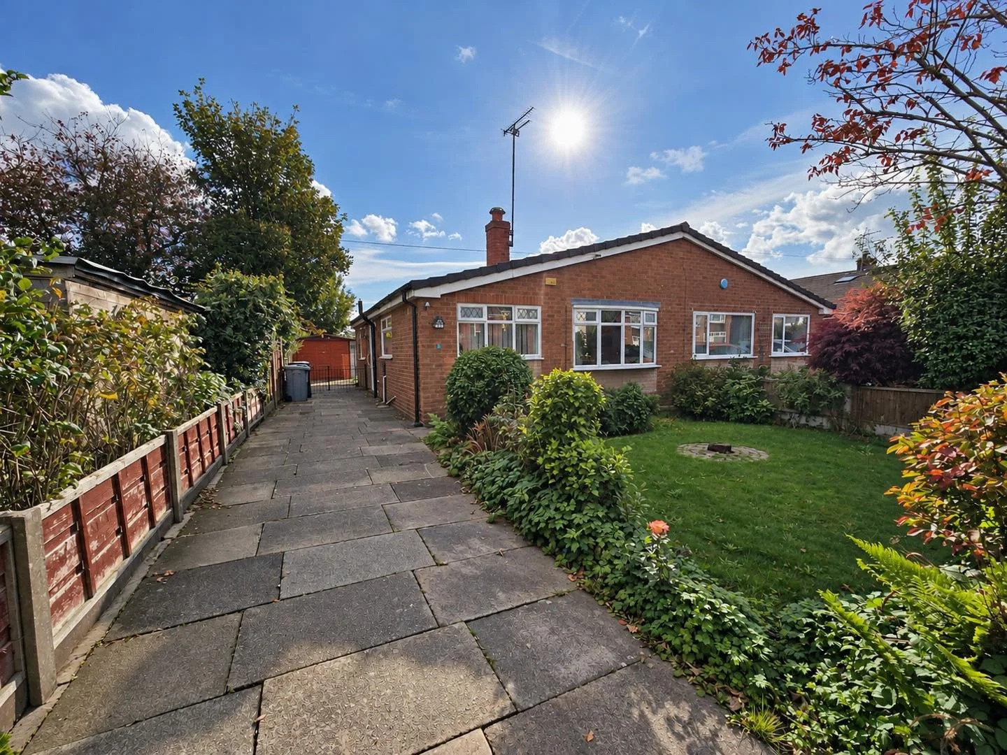 👀🏡 𝐂𝐎𝐌𝐈𝐍𝐆 𝐓𝐎 𝐌𝐀𝐑𝐊𝐄𝐓 𝐒𝐎𝐎𝐍! 🏡👀

📍 Manor Crescent, Middlewich
🛏️ 2 Bedroom Semi-Detached Bungalow

Coming to the market soon in Middlewich, this semi-detached bungalow offers plenty of potential for a buyer to put their own stamp