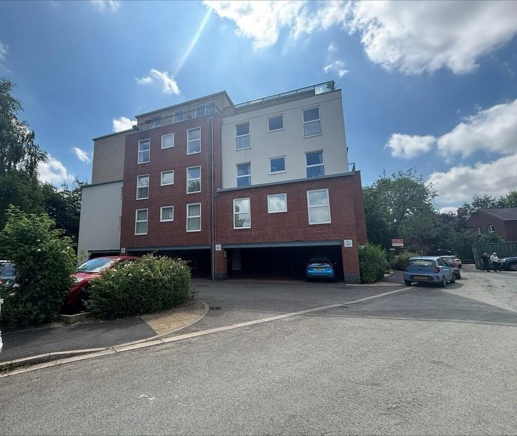 🏡✨ 𝐆𝐑𝐄𝐀𝐓 𝐍𝐄𝐖𝐒 𝐅𝐎𝐑 𝐒𝐇𝐀𝐑𝐄𝐃 𝐎𝐖𝐍𝐄𝐑𝐒𝐇𝐈𝐏 𝐁𝐔𝐘𝐄𝐑𝐒! ✨🏡

📍 Ernest Court
💰 &pound;25,000 for a 25% share

🏠 𝐋𝐎𝐎𝐊𝐈𝐍𝐆 𝐅𝐎𝐑 𝐀𝐍 𝐀𝐅𝐅𝐎𝐑𝐃𝐀𝐁𝐋𝐄 𝐖𝐀𝐘 𝐎𝐍𝐓𝐎 𝐓𝐇𝐄 𝐏𝐑𝐎𝐏𝐄𝐑𝐓𝐘 𝐋𝐀𝐃𝐃𝐄𝐑?

This could b