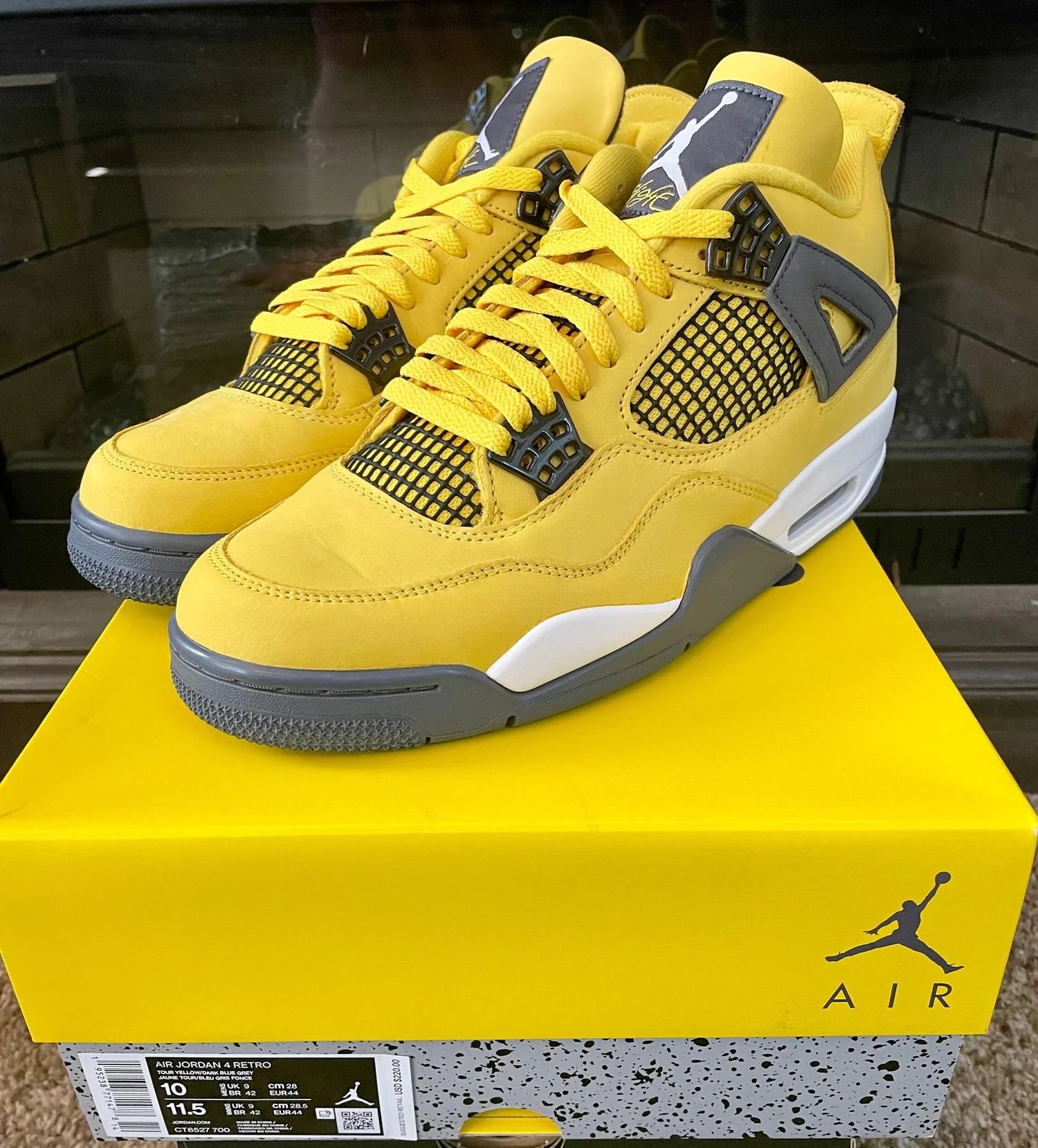 jordan4 lightning tour yellow 28.5