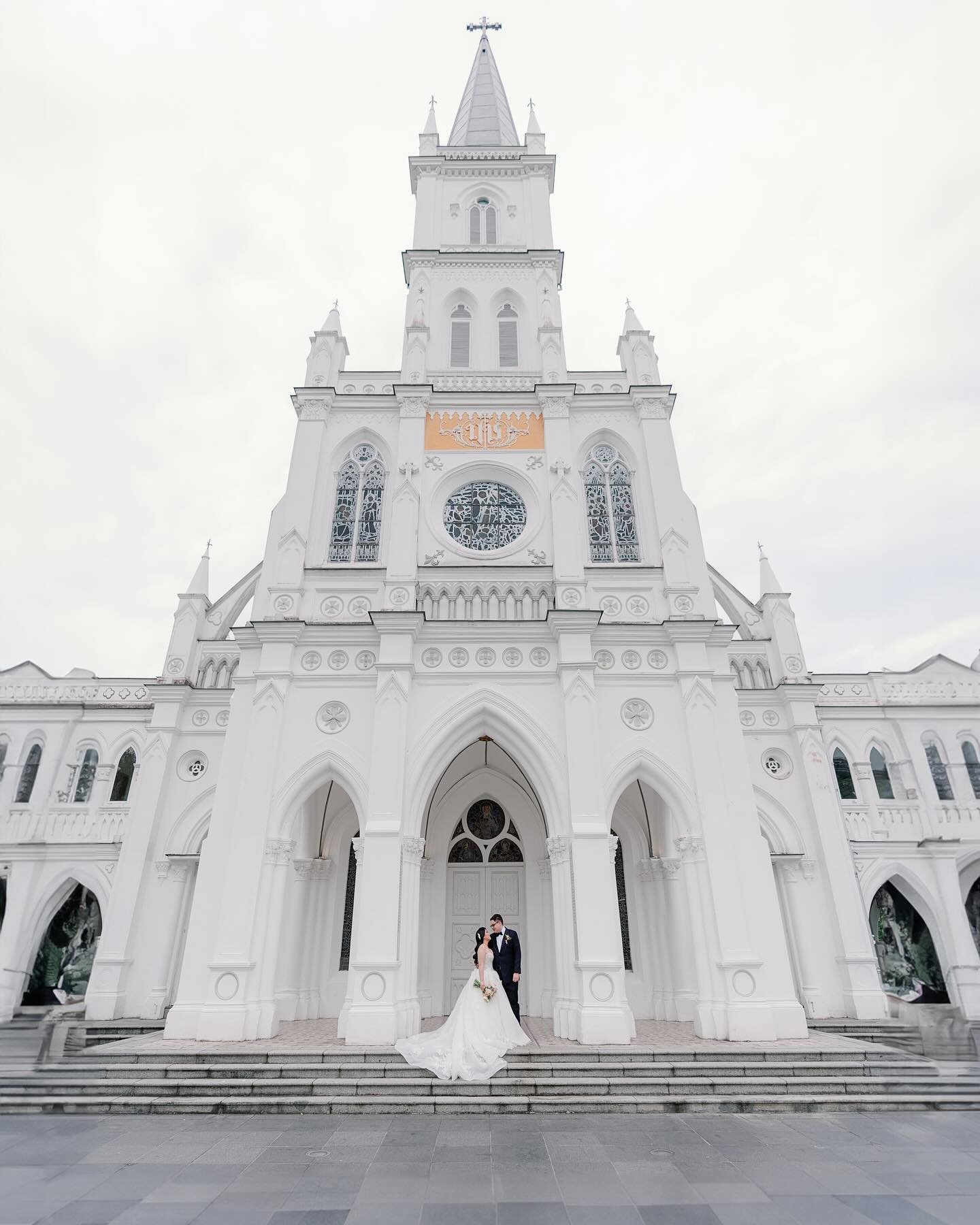 Cherie Ann &amp; Nicholas flew in to Singapore for a intimate wedding party with their closest families and friends. Before dinner, we took some photos for them, showcasing the grandeur and charm of @chijmes.sg ⛪️ 
-
Photo @antelopestudios 
Makeup @e