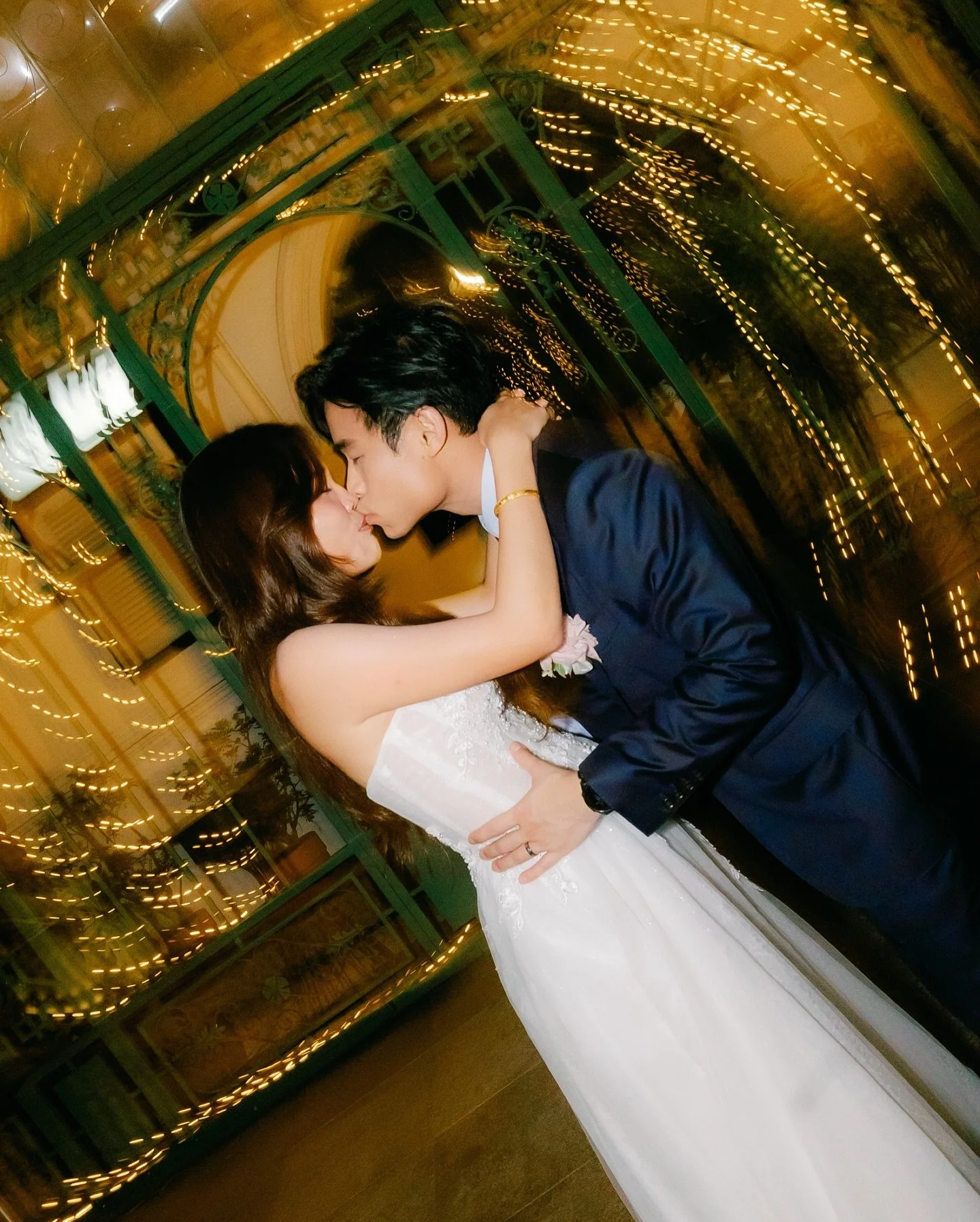 caught in a quiet turn beneath a thousand lights and the world softens, just two hearts learning the same rhythm and everything else fading into glow 
-
Photo @antelopestudios 
Gown: @bridefullyyours
Makeup: @yiqingmua
Venue: @thealkaffmansion
Floris
