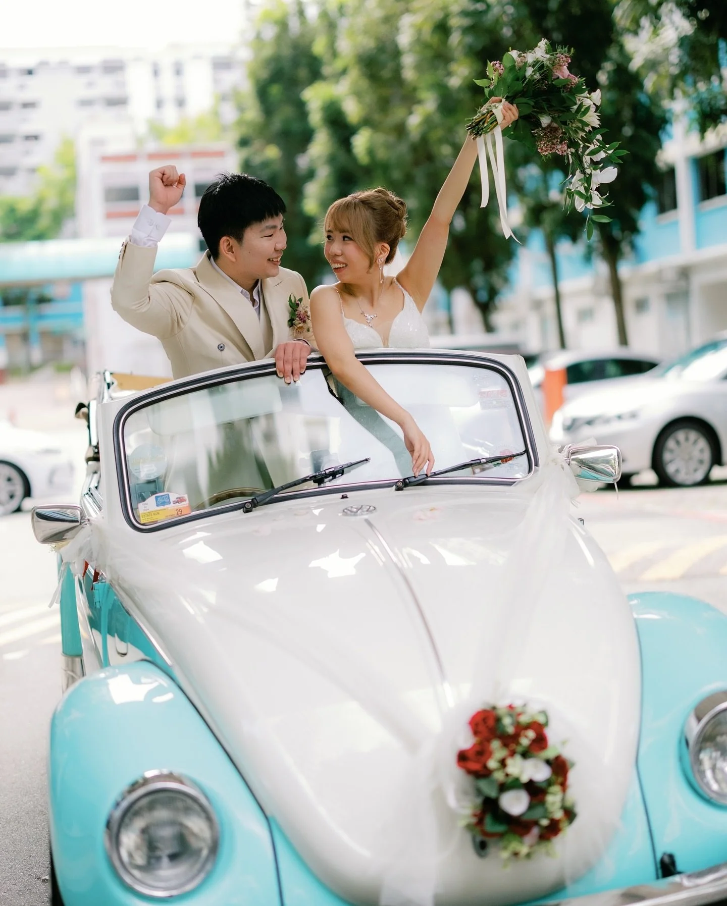 Just married! with a little vintage magic 🪄🚙
-
Photo @antelopestudios 
Video @wemerrygoround 
Gown @alisha_lace.sg 
Morning Makeup @xara_lee_makeup 
Evening Makeup @theglow_beautybar 
Florist @edencottageflowers 
Venue @artemis.sg @weddingsbyartemi