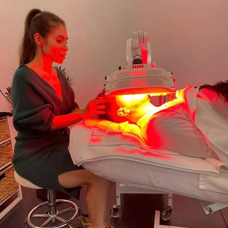 // Relaxation // 
Another Happy DapperMan customer relaxing under the #omnilux light!