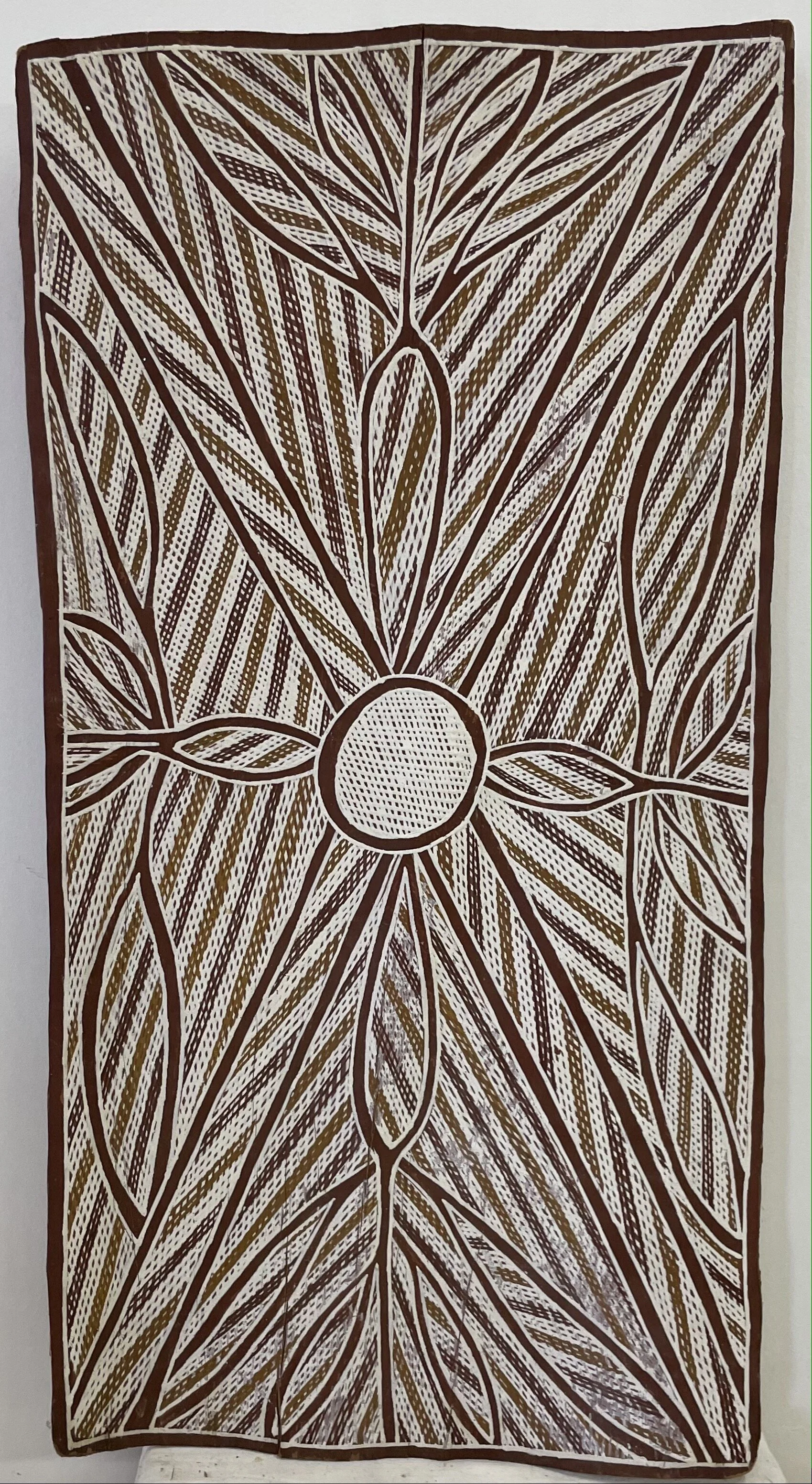 Unbekannt "Gurryindi Story" (92x50cm); X-Ray Stil, Cross-Hatching auf Eukalyptusrinde -2.500€