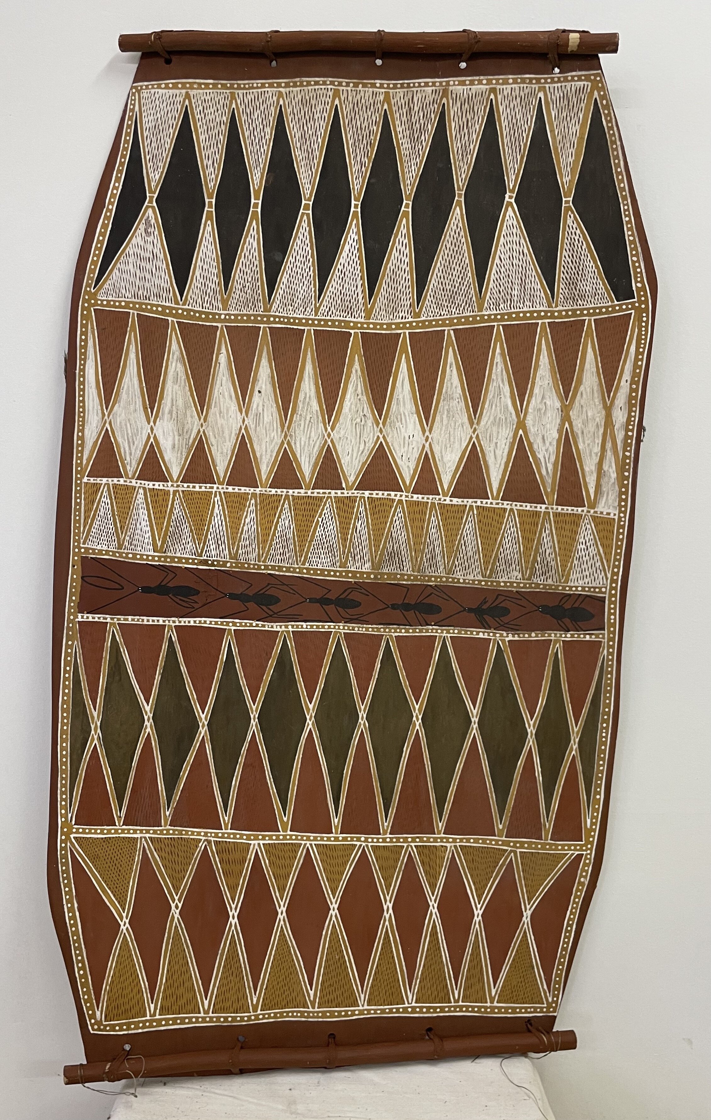 Charlie Djinmalala Brian "Sacred Stone Dreaming" (108x60cm); Bark Painting -2.200€