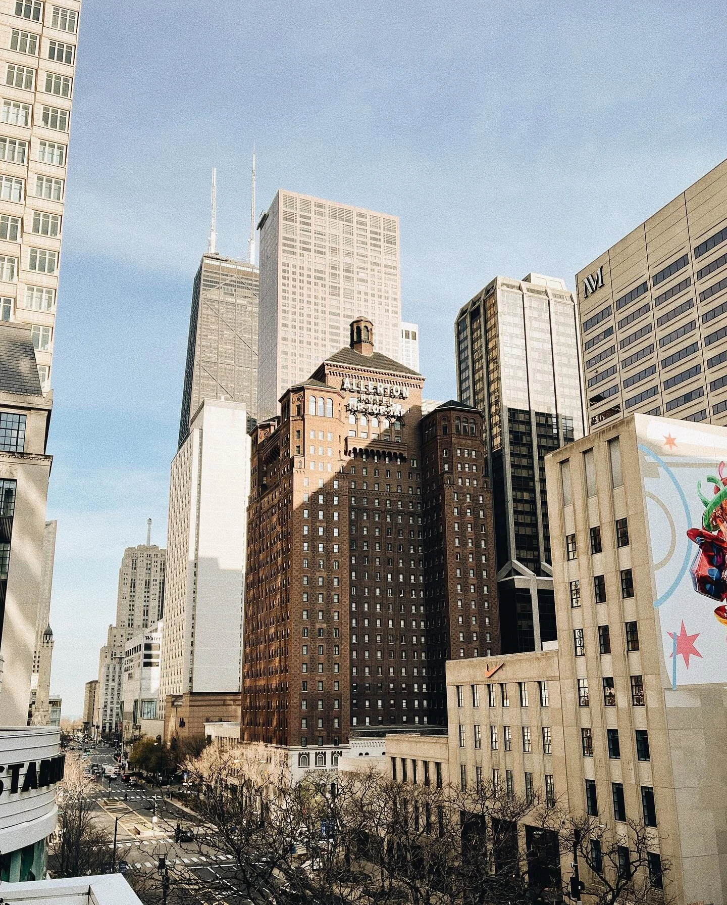 A few days spent in Chicago with @eloiseannmarie94 - take me back! 🏙️