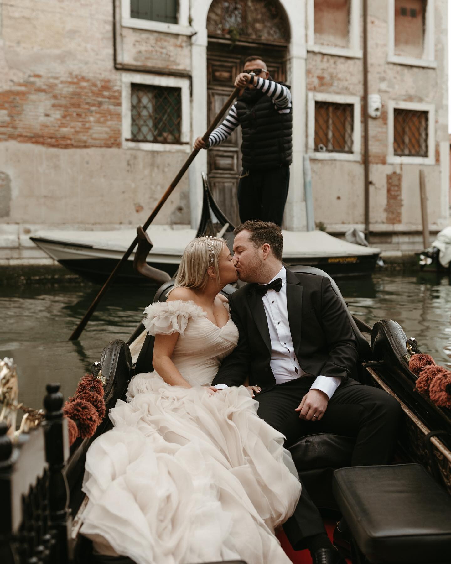 Eloise &amp; Mikey at the incredible @ca_sagredo_venice in Venice
@eloiseannmarie94 
@mikeyathay 
.
.
.
#venicewedding #venice #italywedding #italyweddingplanner #luxurywedding #casagredo #hoteldanieli #veniceweddingphotographer #venezia #editorialwe