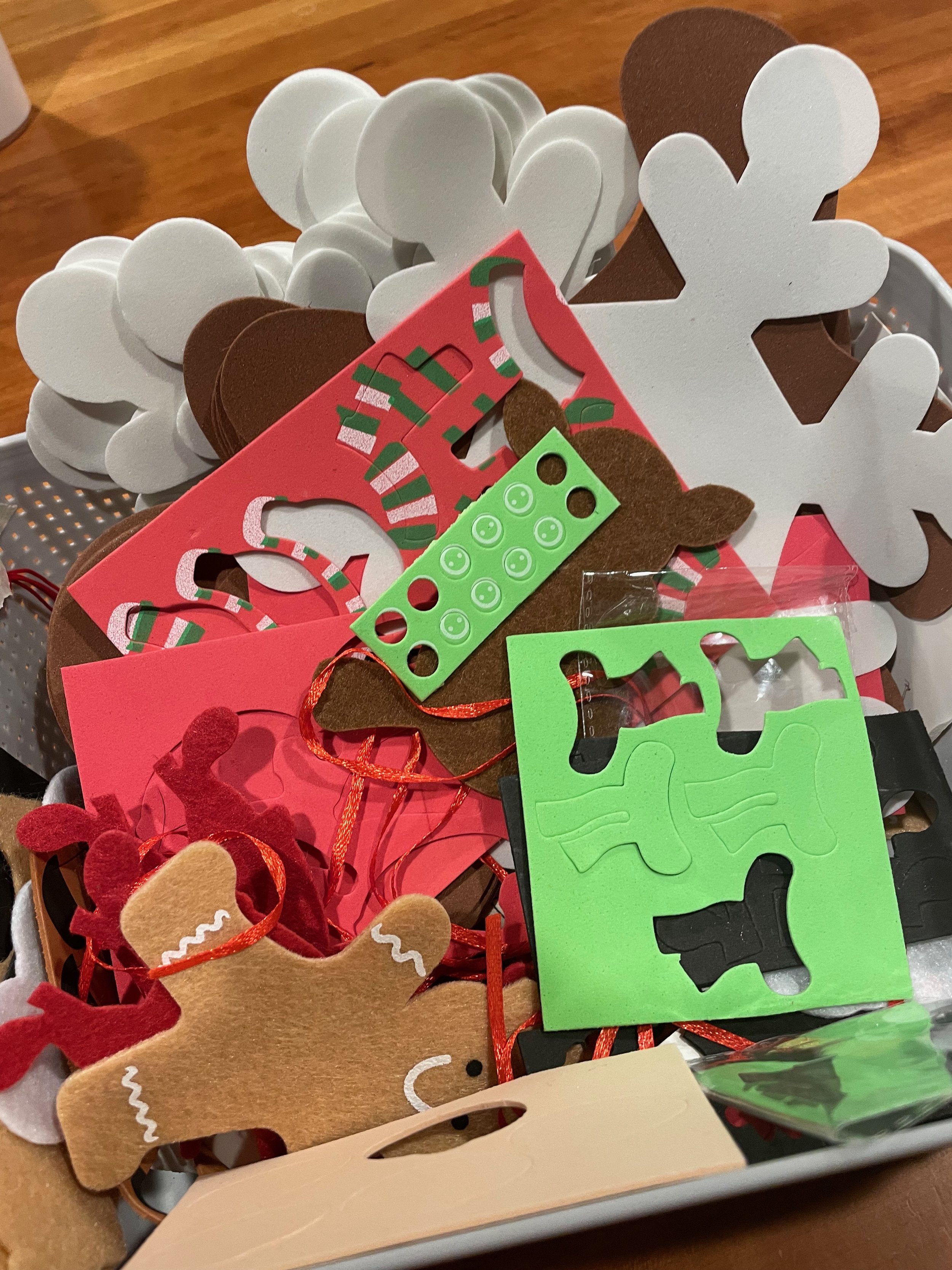 XmasTreeOrnamentKit.jpeg