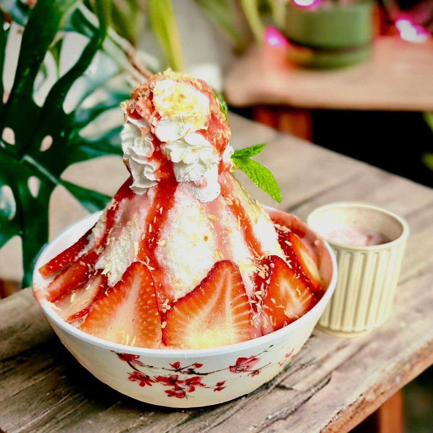 Save your room! There&rsquo;s a new dessert in town!. 
ThaiPop Shaved Milk Ice (AKA #bingsu  #빙수 #น้ำแข็งไส  #namkengsai ) 

Our current featured flavor is Strawberry&rsquo;s n&rsquo; Cream (GF) Shaved Milk (as fine as snow!), sweetened condensed mil