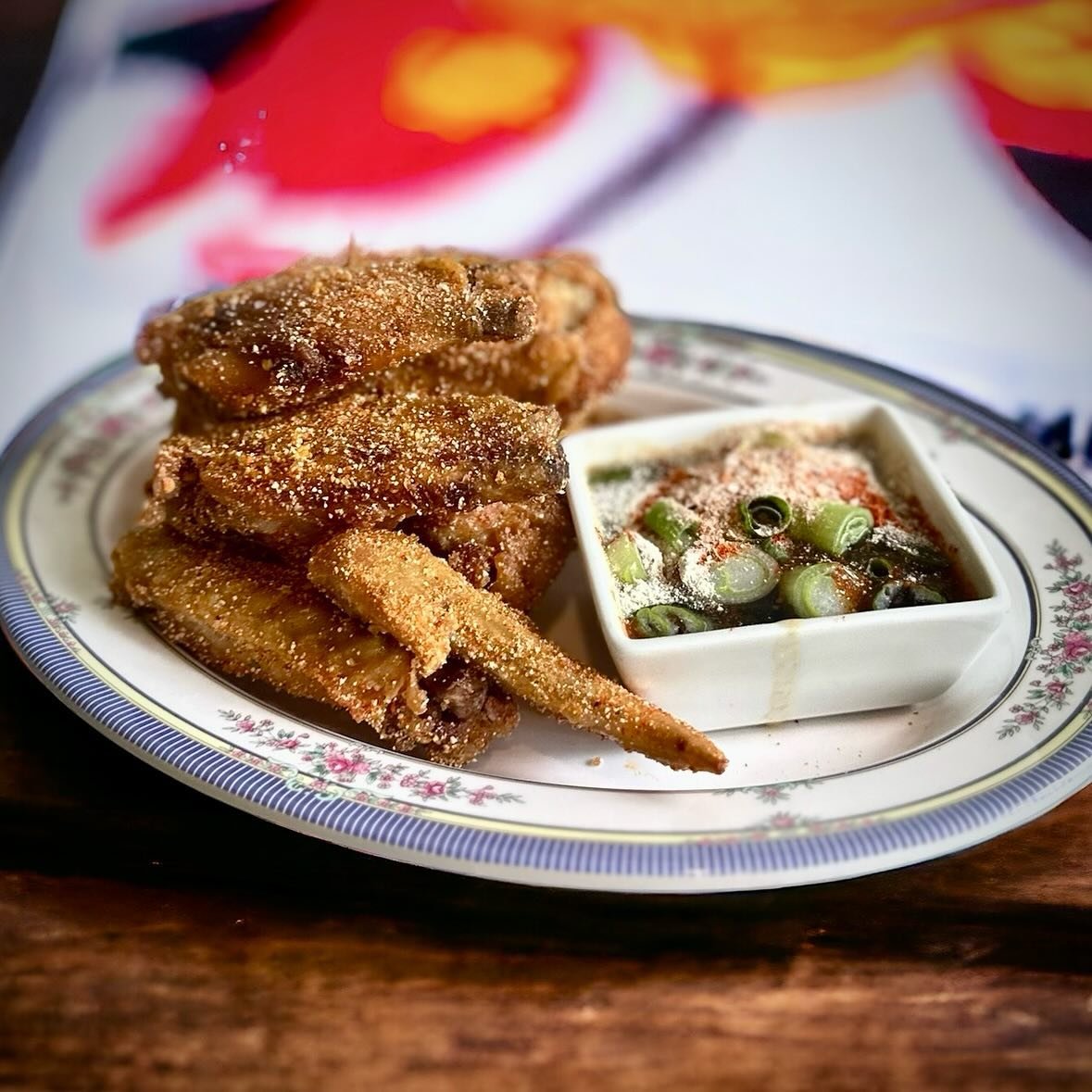 🚨!!NEW WING ALERT!! 🚨 Introducing the Roasted Rice Rocket Wing (Dry rub wings) Fried chicken wings, dried Thai pepper, roasted rice powder, white peppercorn (Gluten Free)

#Rochestermnfood #rochmnfood #rochmneats
#thaifood #thaifoods #thaifoodstagr