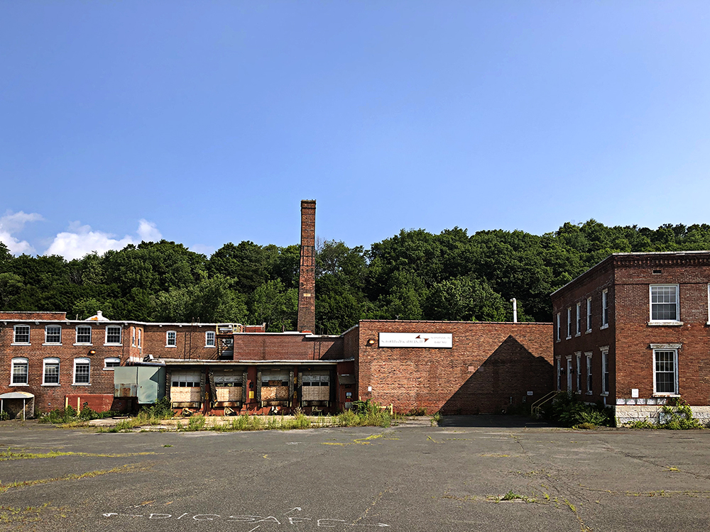 Eagle Mill buildings complex, Lee MASS, photo