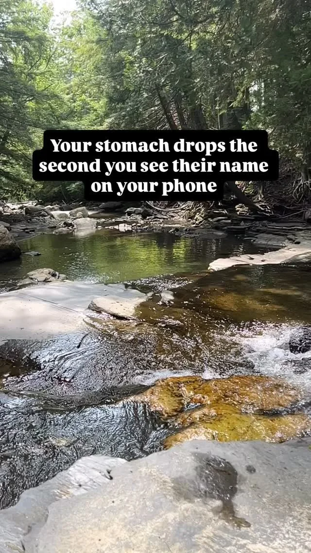 🛑 Body Scan:
When someone contacts you, pause. Put your phone down for 10 seconds.
Notice your chest. Open or tight?
🙄Feel your stomach. Relaxed or knotted?
Check your shoulders. Down or braced?
That’s your answer.
Before your mind star