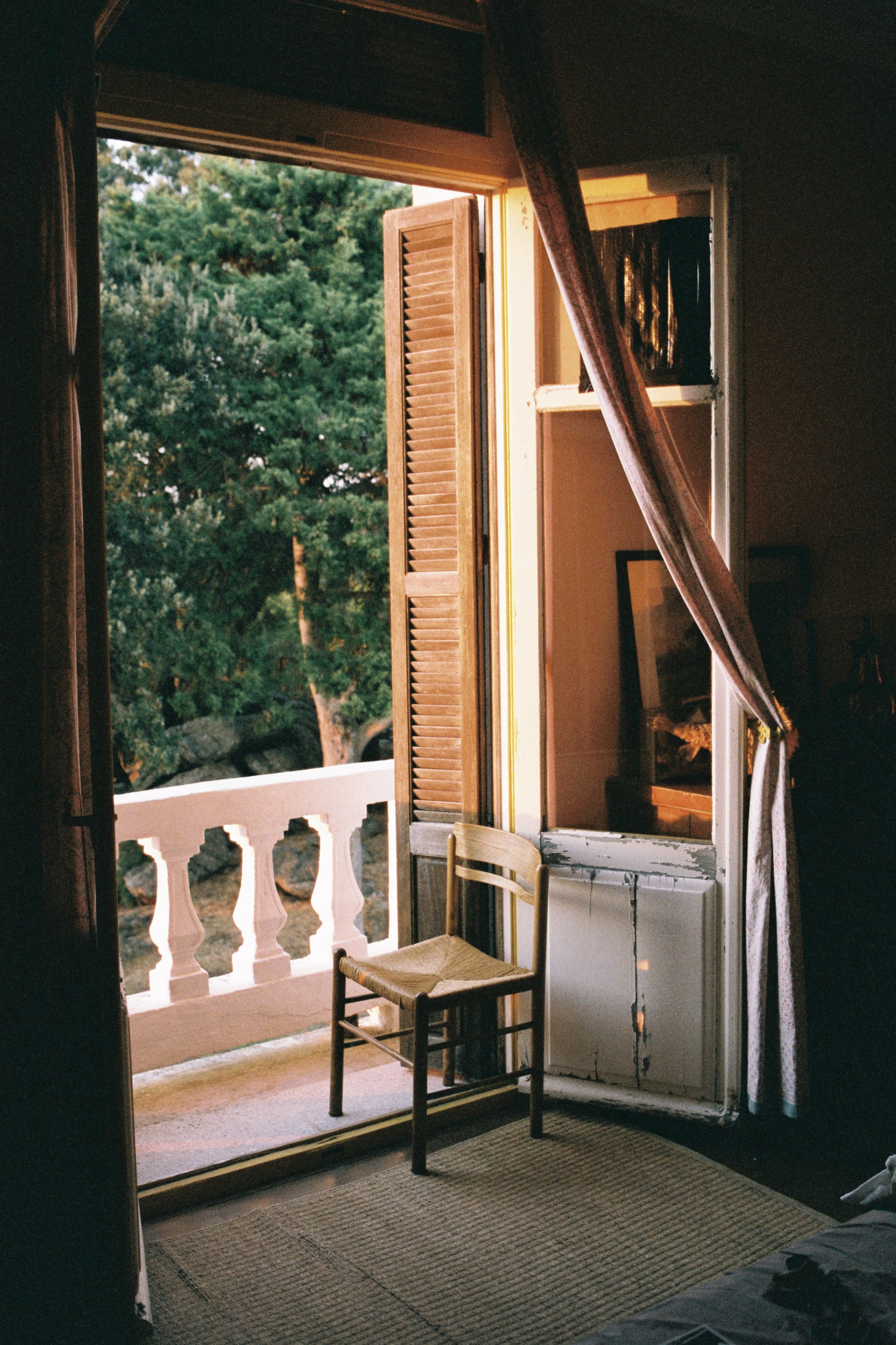 1709349-R1-09-9A.jpg