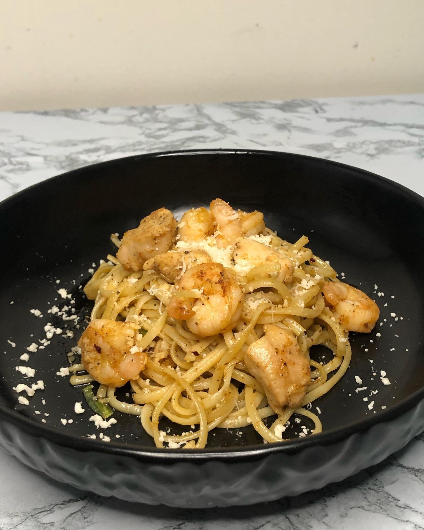 When you&rsquo;re missing @crabhouse39  and decide to make your own! Garlic noodles with shrimp and chicken. This was fire, but I am itching to get back to San Francisco to get the real thing again 😩 

#foodiesbelike #food #foodie #foodies #foodblog