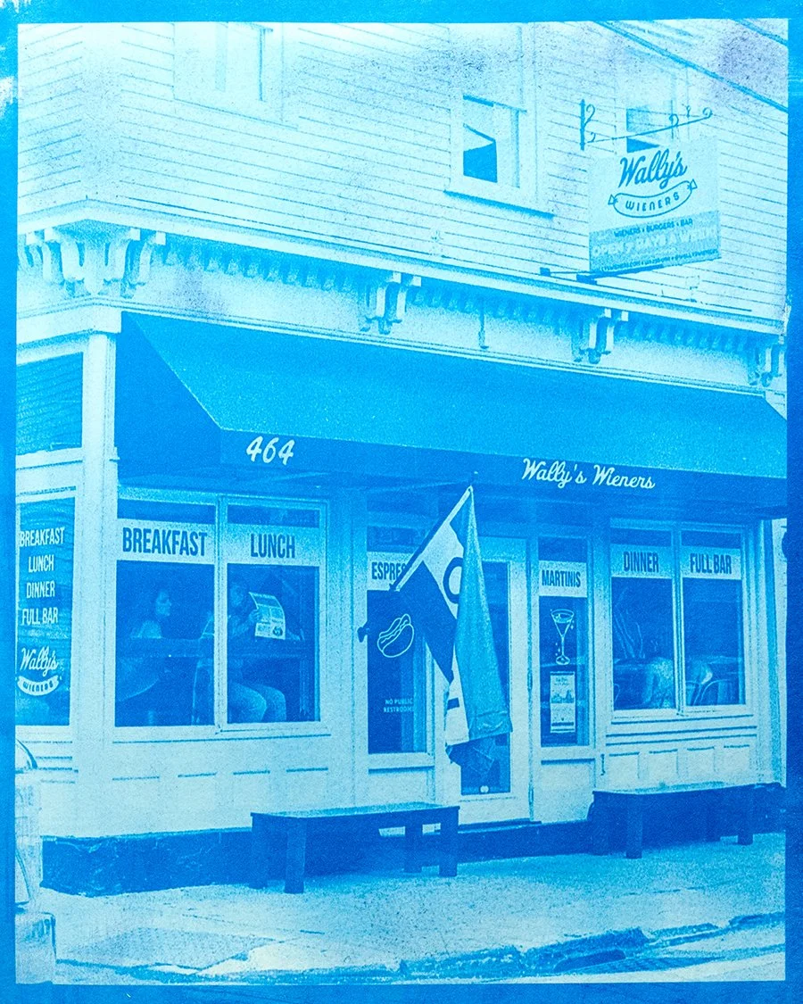 S Lawhorne Photography - Wallys Wieners Newport RI.jpg