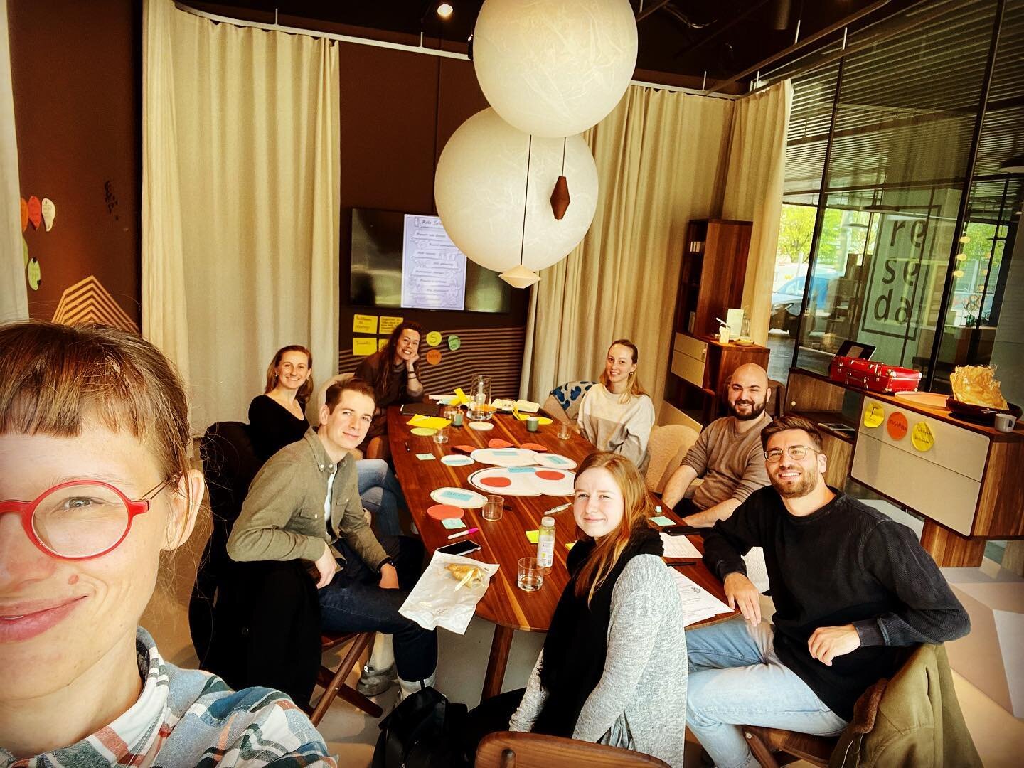 Kick off workshop in self organisation with a super cool team! 

Are you a leader who would love your team to work more self organised? You see how decisions keeps ending up on your desk, people wait for your opinion and you become a bottleneck for t