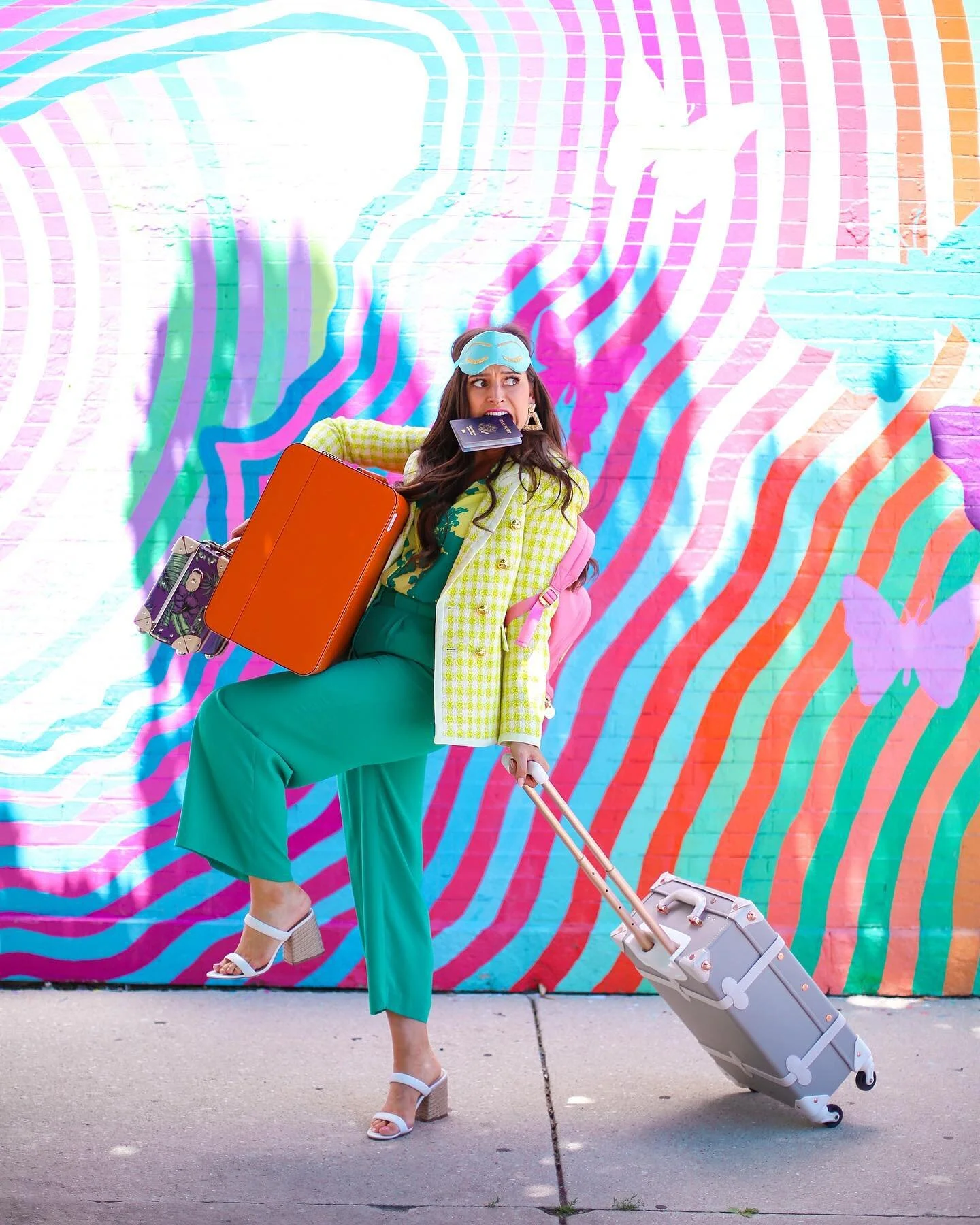 Meet our newest #AmoreTalent @allepierce!!! Alle is an Emmy Award-winning host/producer, emcee, content creator, travel advisor, and the founder of @galsabroadgetaways group trips! If you are looking for positivity, enthusiasm and travel recommendati