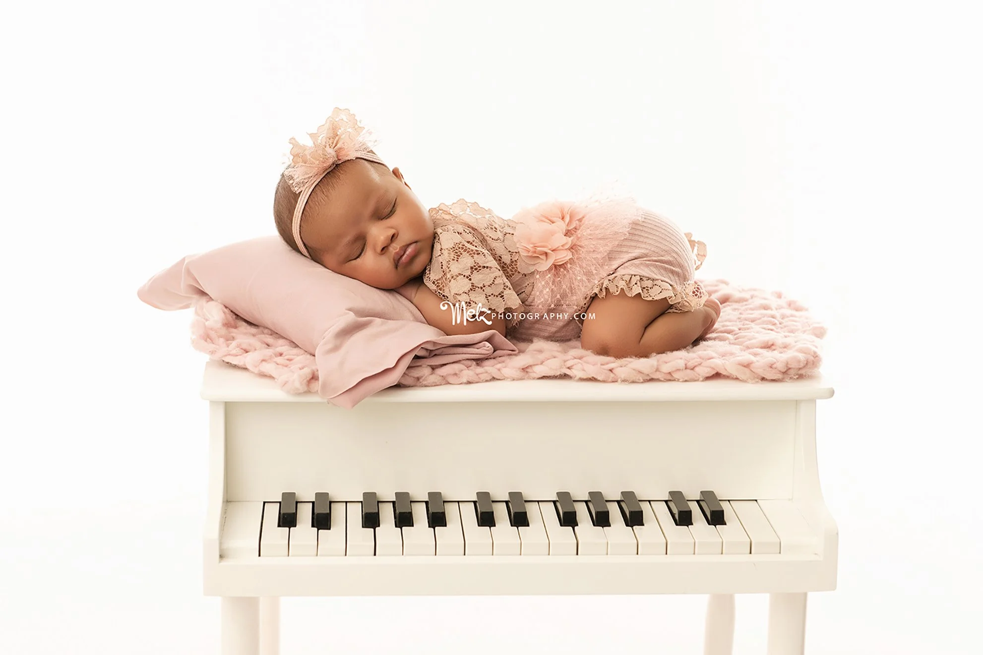keyliani-newborn-session-belleville-new-jersey-newborn-photographer-melz-photography-2.jpg