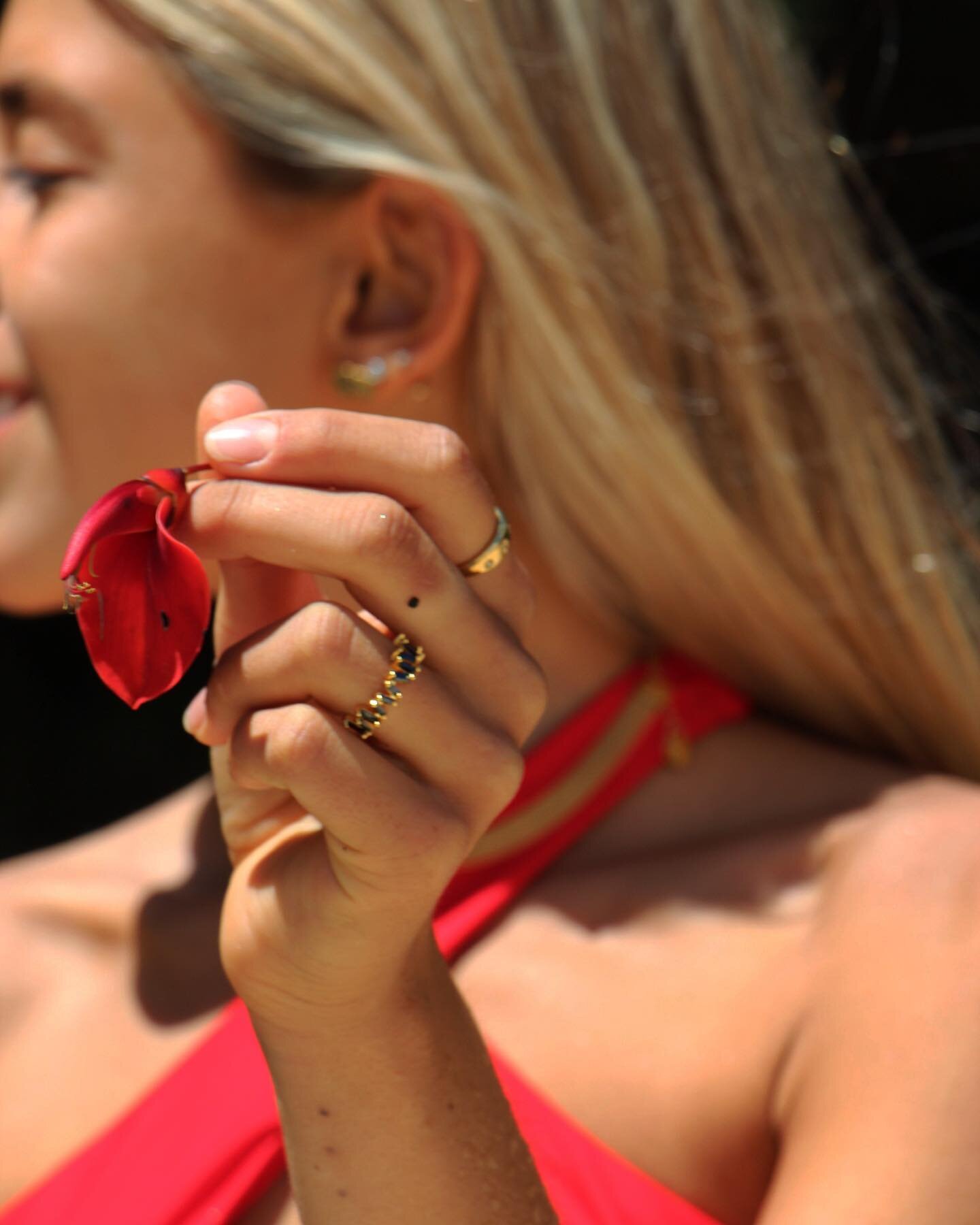Cristal Pave diamond Ring 18k gold plated and Gold Zirconia Star Rings will be available soon in the website 🌹💫
