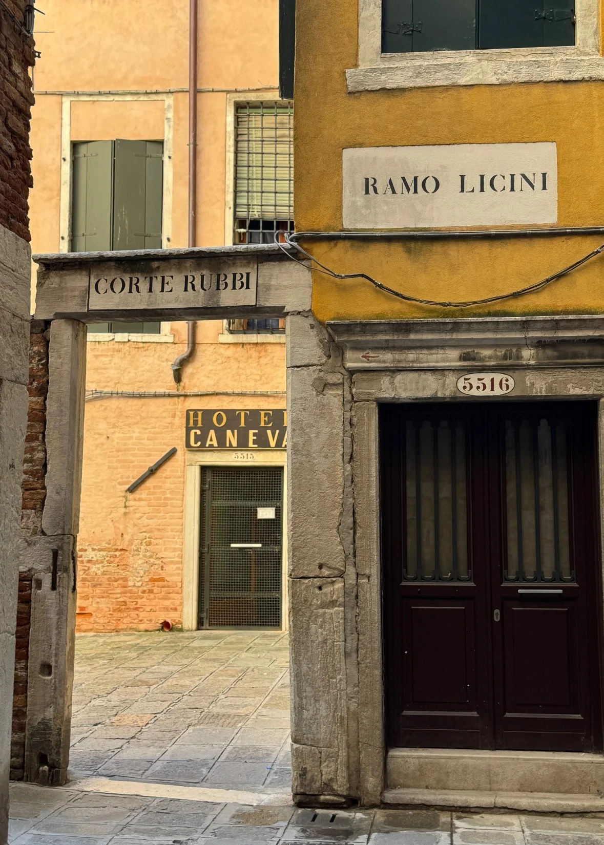  exploring back streets in Venice 