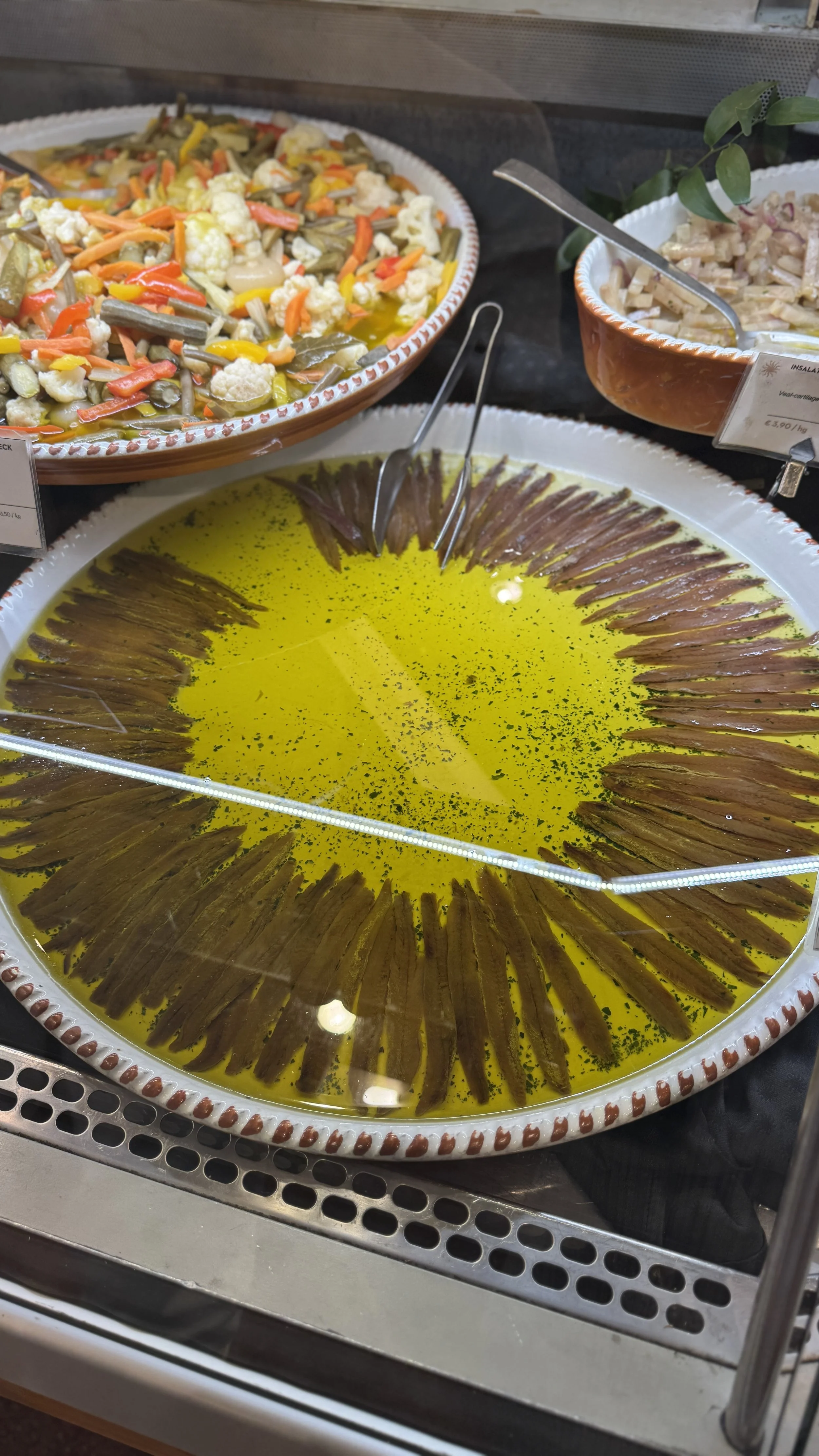  a platter of anchovies! 