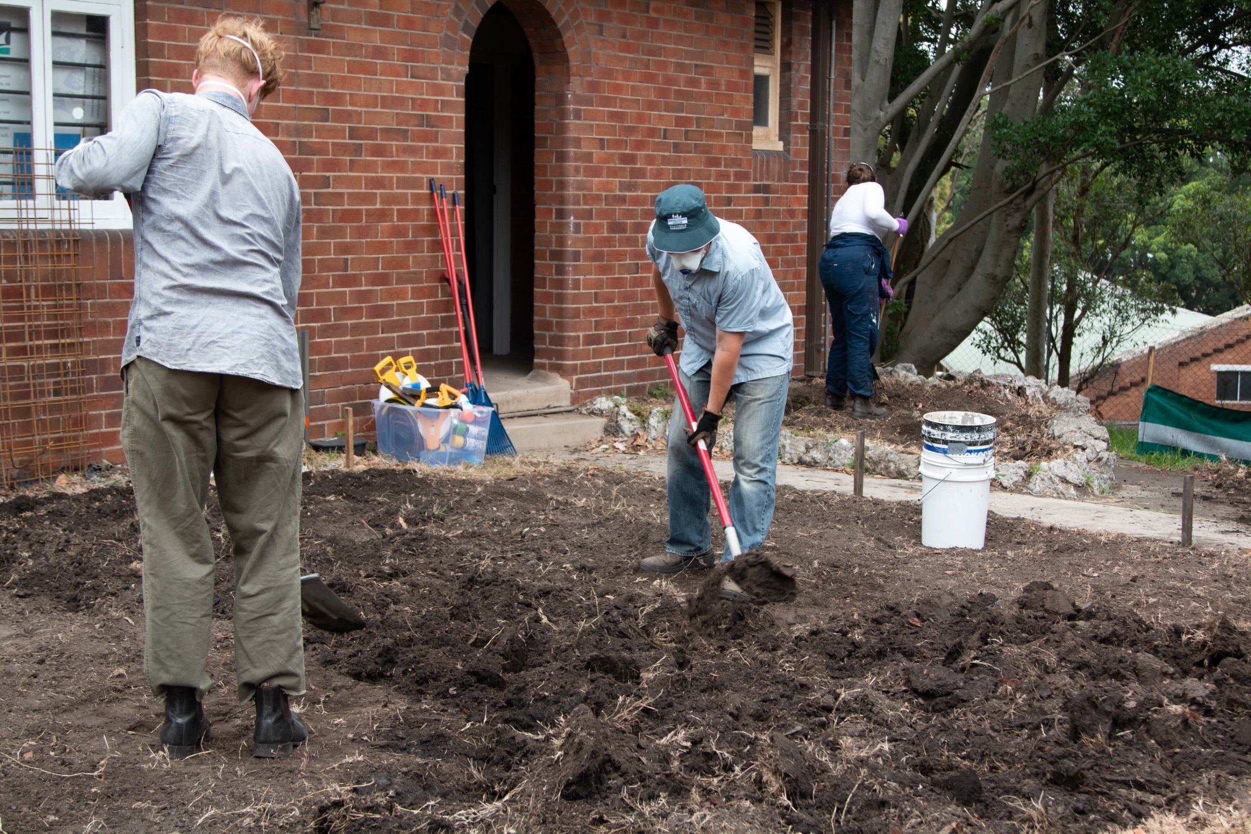 vege garden install 1.jpeg