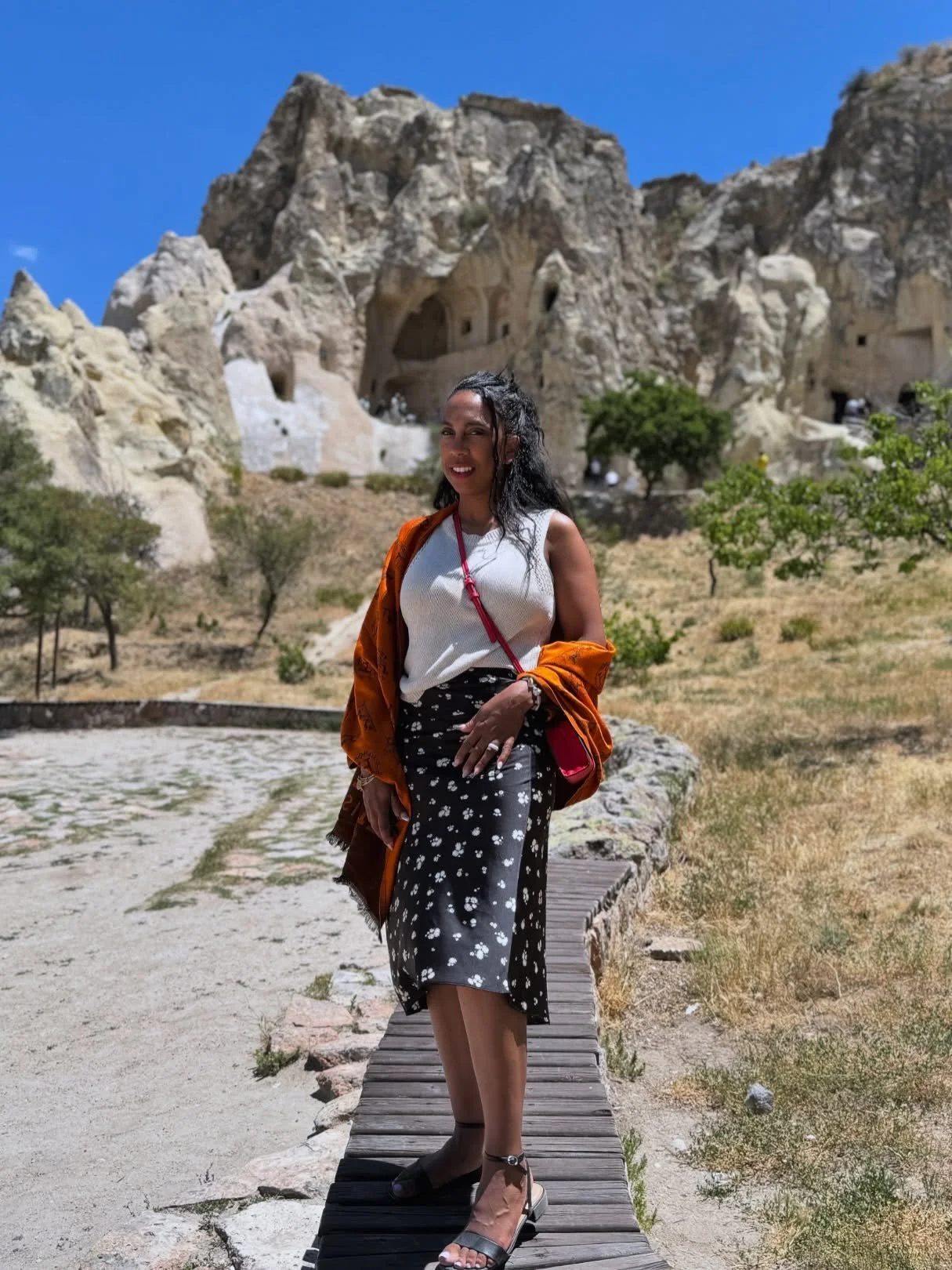 T&uuml;rkiye is a perfect example of why you need to go and &ldquo;see for yourself&rdquo;. - Women dance in their hijabs AND mini skirts, people are the most pet friendly I&rsquo;ve seen in years (they are especially obsessed with cats), tea is the 
