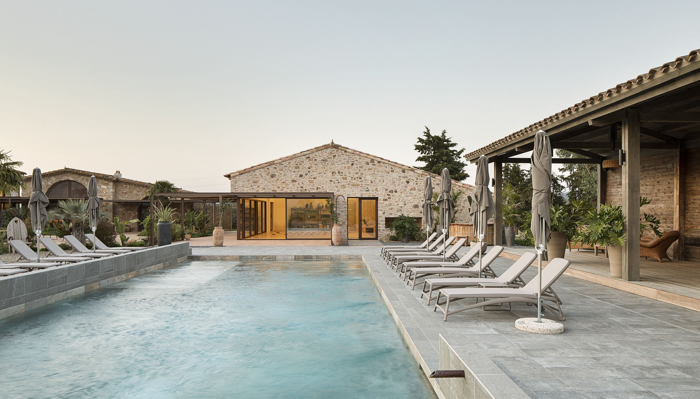 DRB_2020_La_Cura_Retreats_piscina_4.jpg