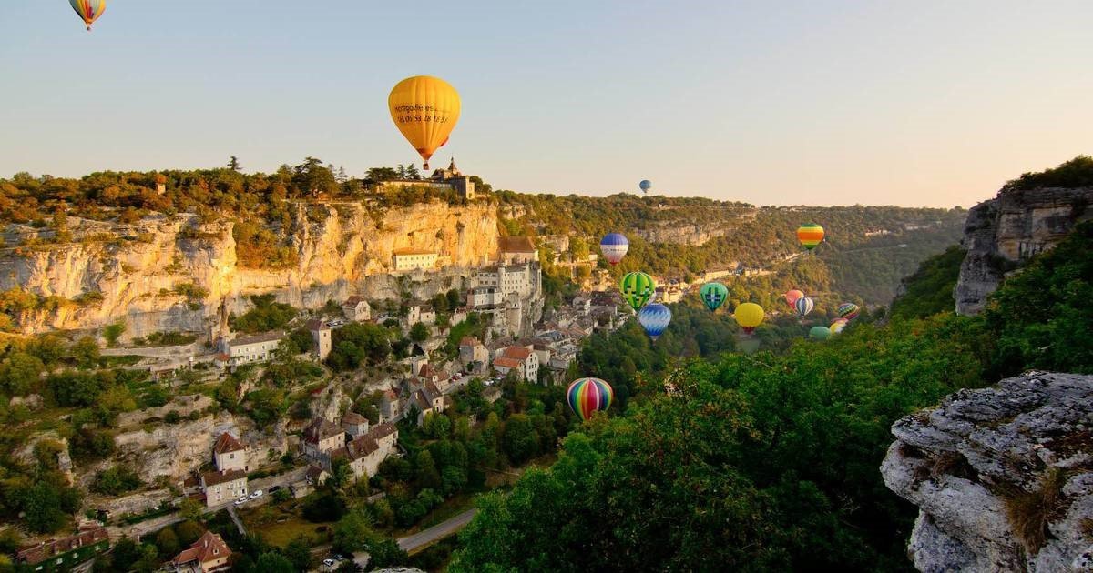 Balooning in Dordogne River Valley.jpg