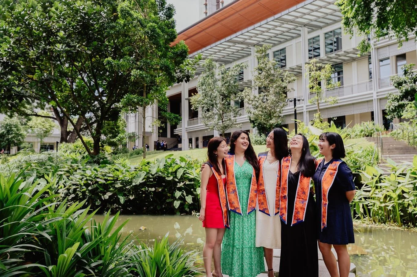 Graduation vibes againnn! I swear in every shoot, a laundry room photo is necessary~~~