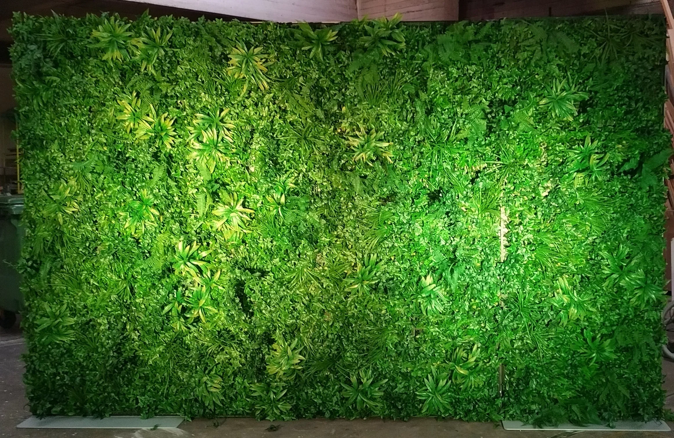 greenwall-4m4.jpg