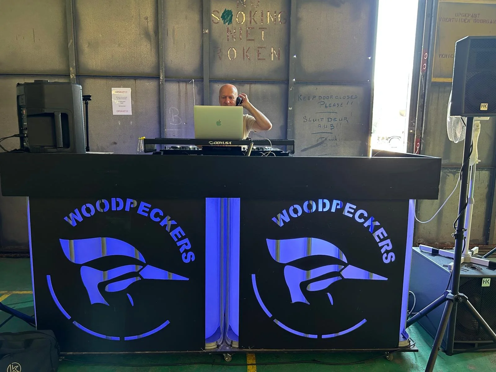 dj booth.jpeg