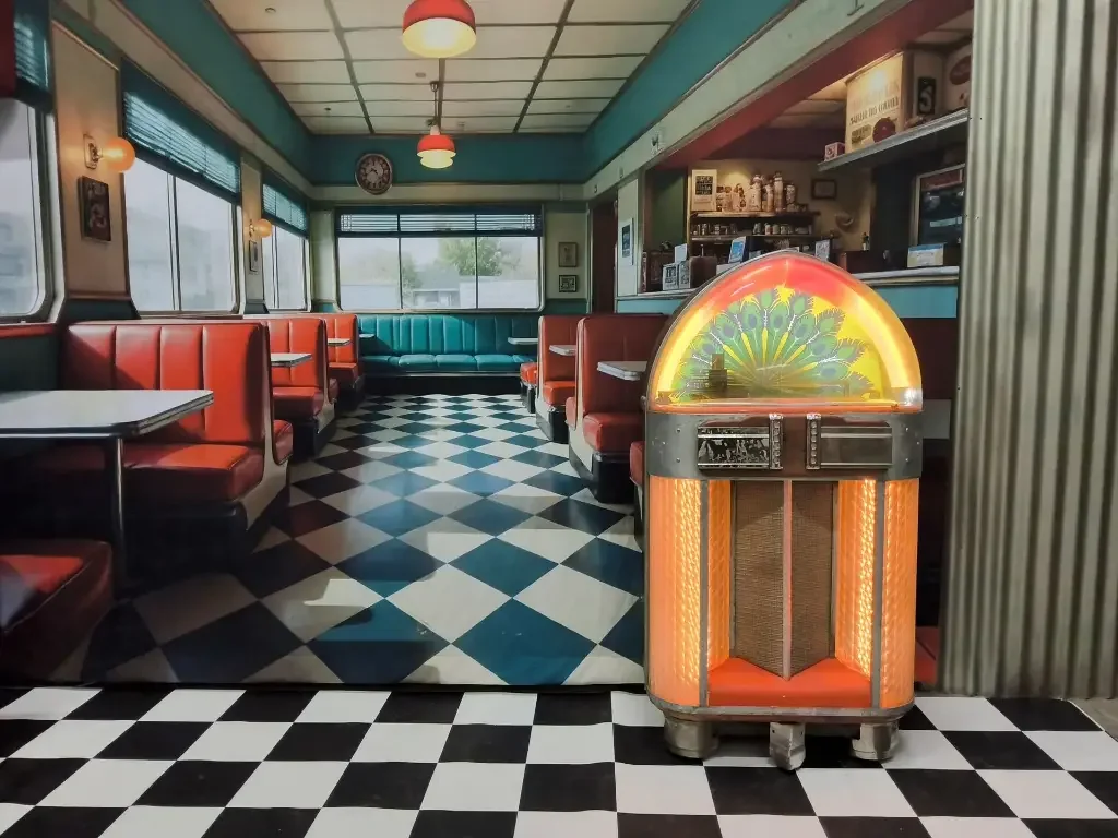 Jukebox, Chapel  220v.webp