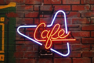 Neon _ Cafe_ in driehoek 220v.jpg