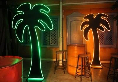 grote neon palm.jpg