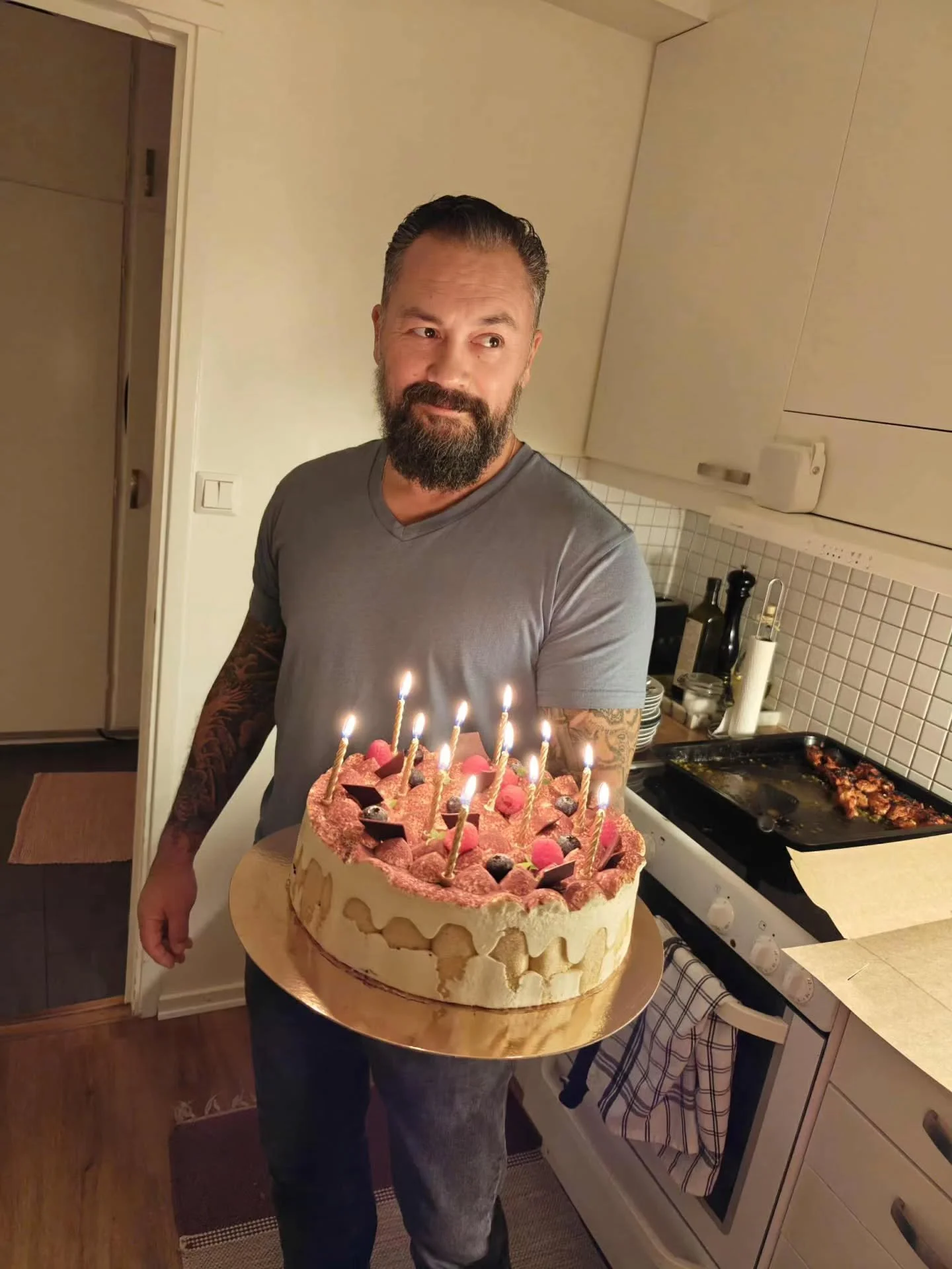 Happy Birthday to my beautiful, loving, amazing darling @jason_alderton ! &hearts;️&hearts;️&hearts;️

Du &auml;r det finaste som finns och jag l&auml;ngtar efter att f&aring; fira alla framtida f&ouml;delsedagar tillsammans med dig! 😍🎂🥂&hearts;️&