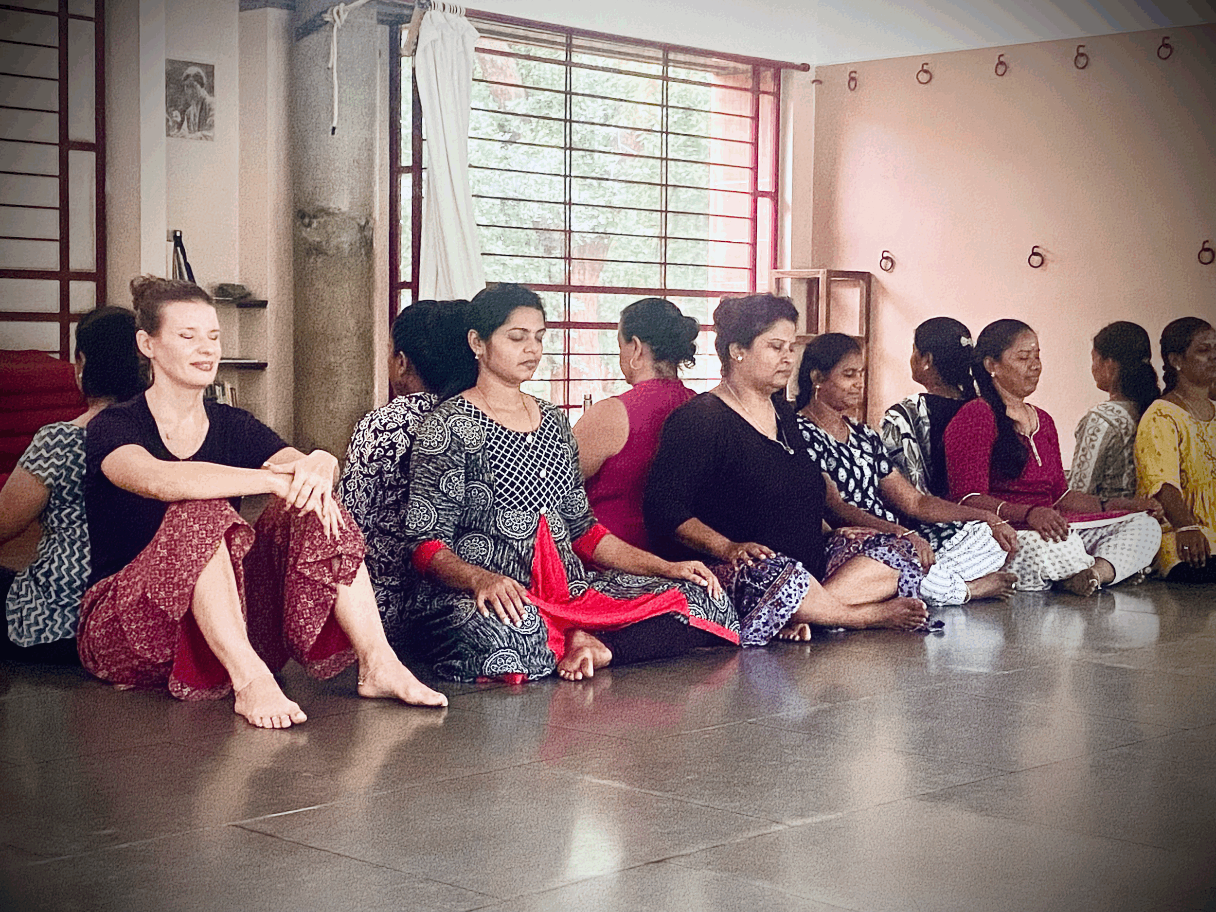 Formazione insegnanti ad Auroville: tre sabati di ATB – Awareness Through the Body