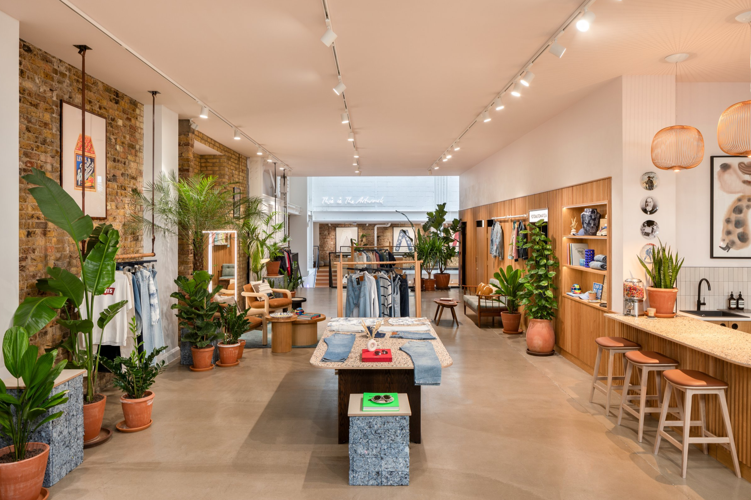 Levi's <br/> A 360° Levi's experience: London's Haus of Strauss