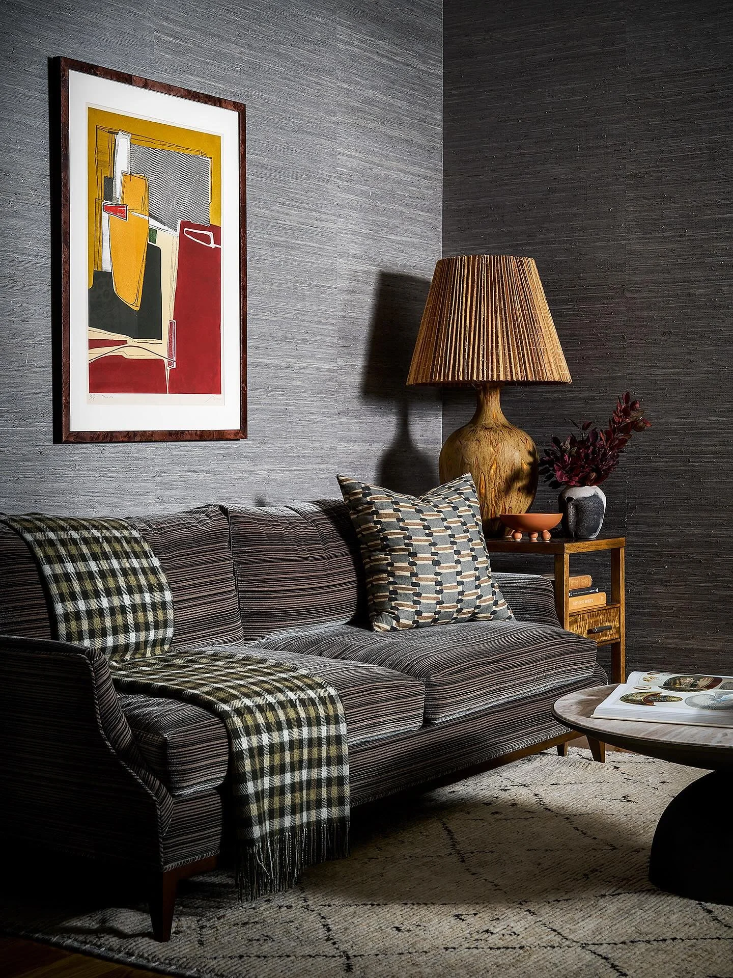 This Moody Den and Office from our Lake Michigan Project is giving us all the Fall Feels&hellip; and we&rsquo;re here for it! 

Design: @tatereynoldsdesigner 
Photography: @rymcdon 
Styling: @kimberlyswedelius 
Builder: @tartanbuilders