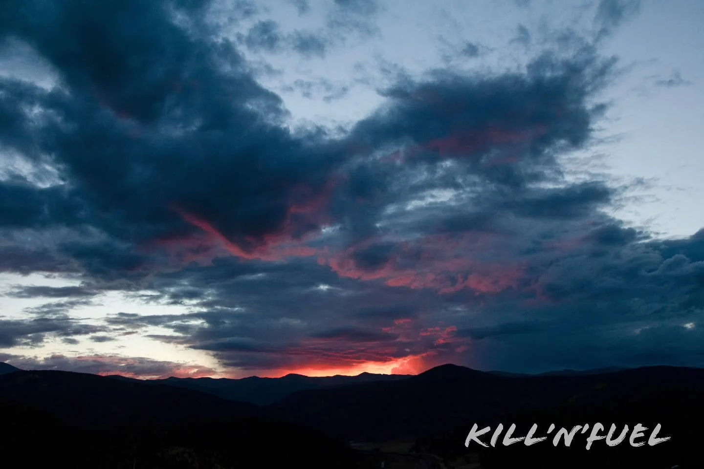 Dramatic clouds glow with evening fire.
#moody #cloudphotography #throwbackthursday #awesome