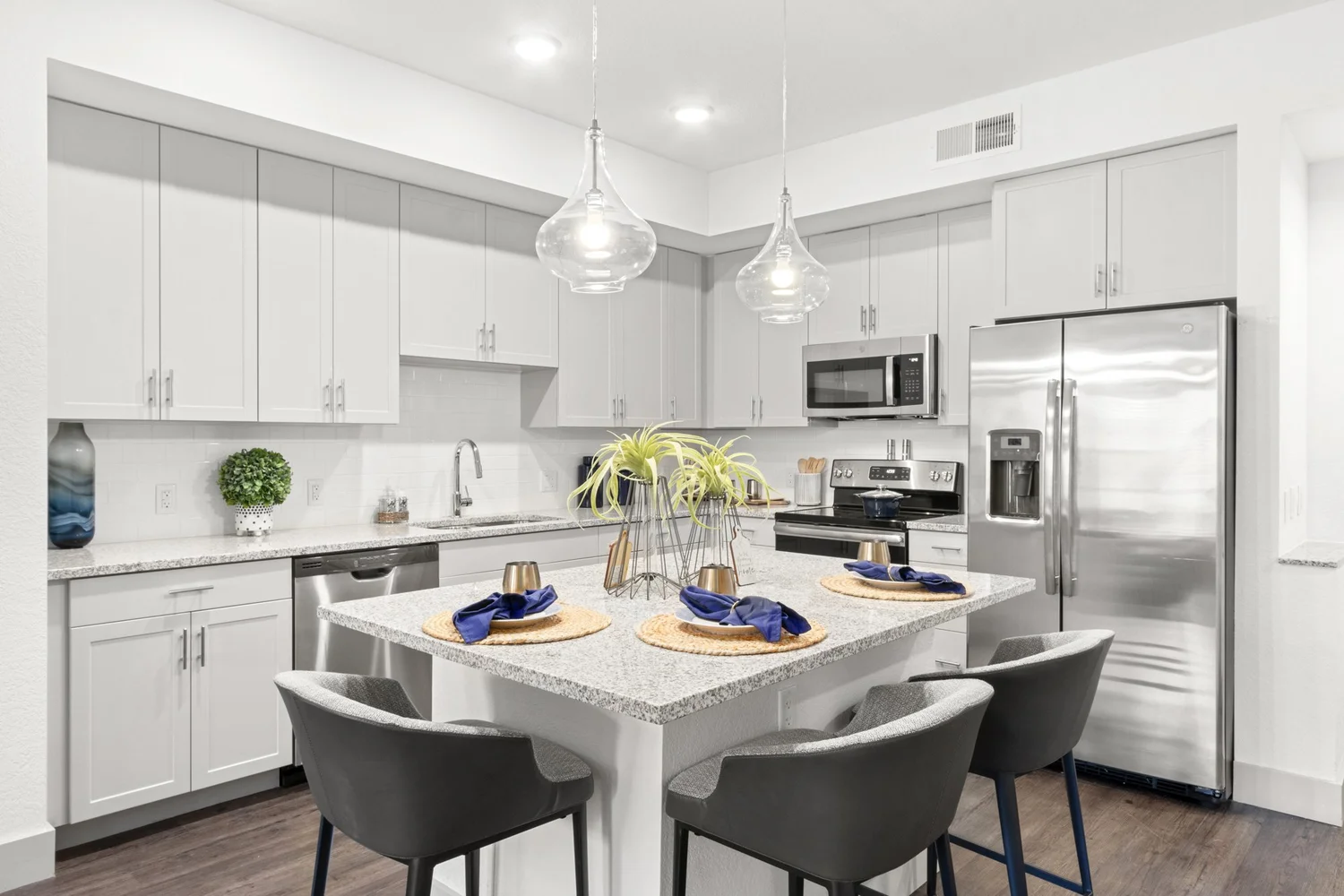 Property interior — THOMAS property media