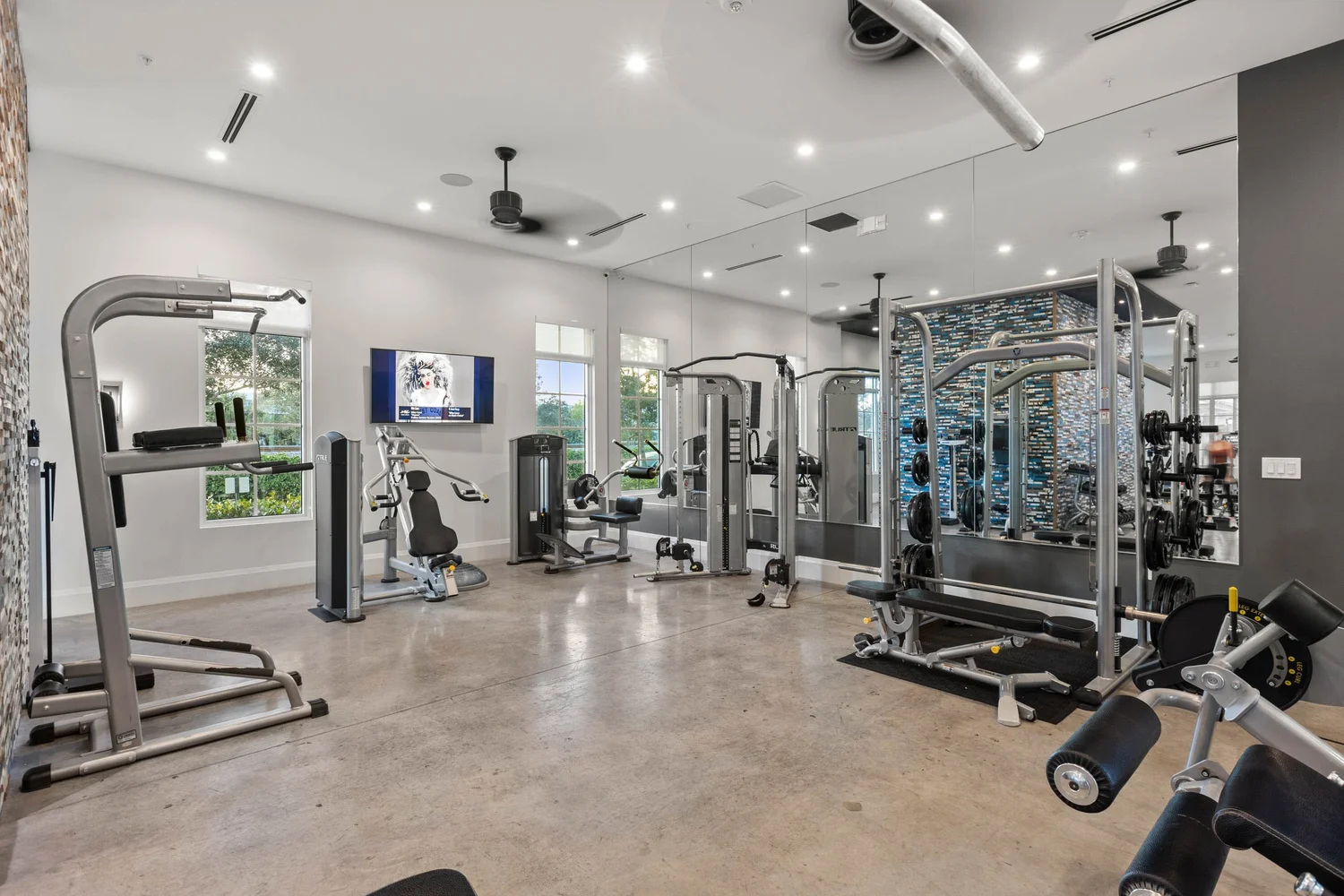 Amenity · Lifestyle — THOMAS property media