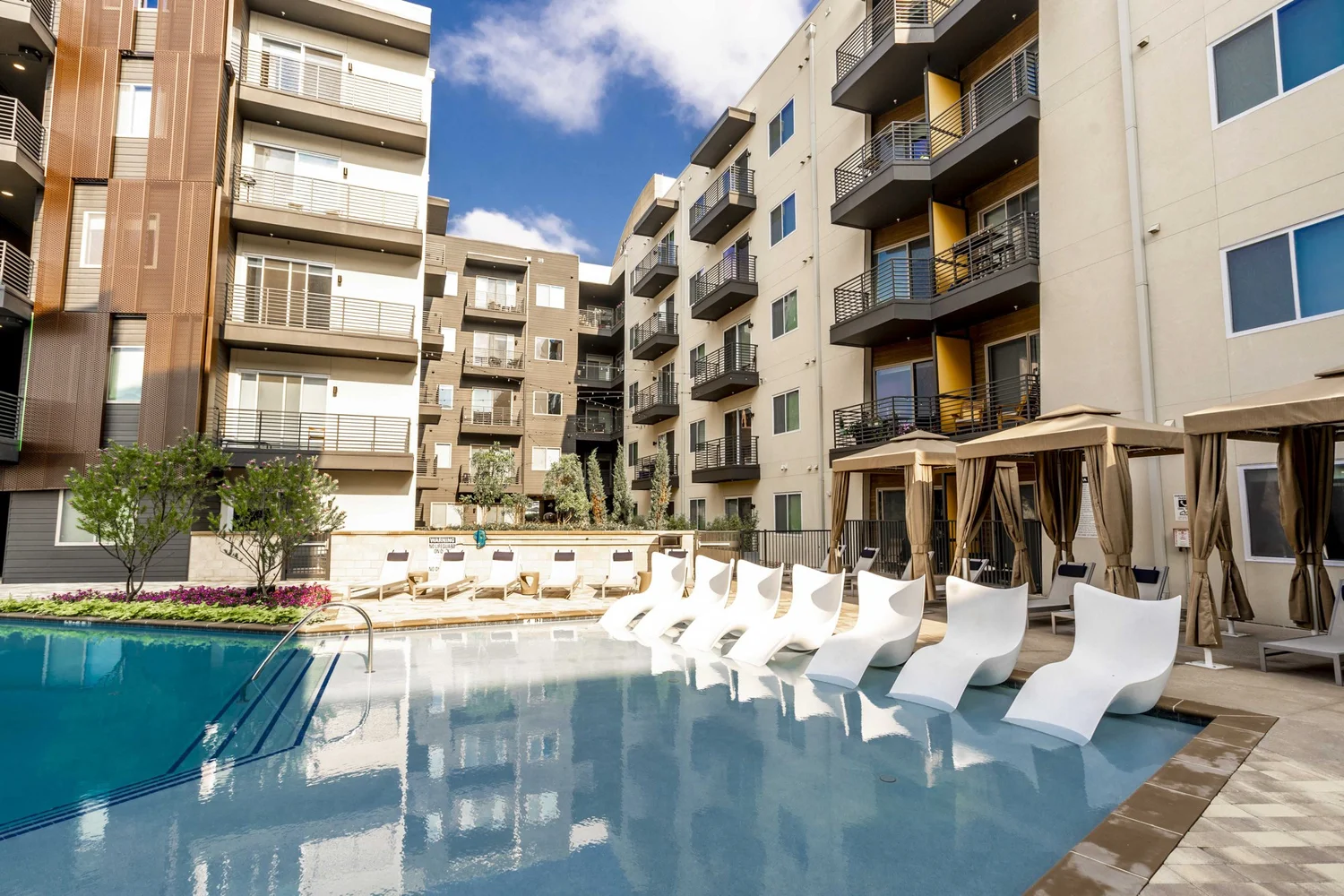 Property interior — THOMAS property media