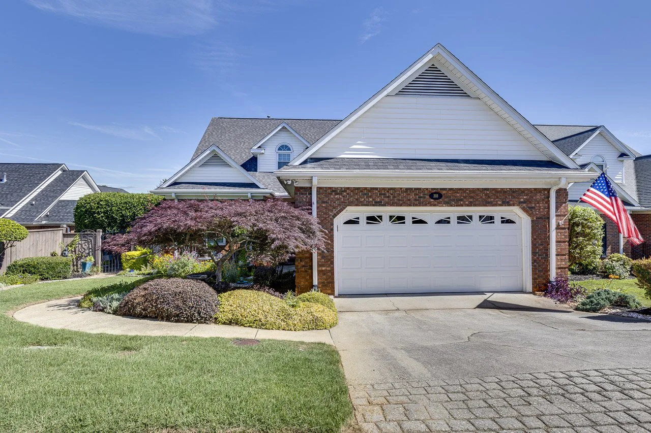 203 Greenview Circle Taylors SC-1.jpg
