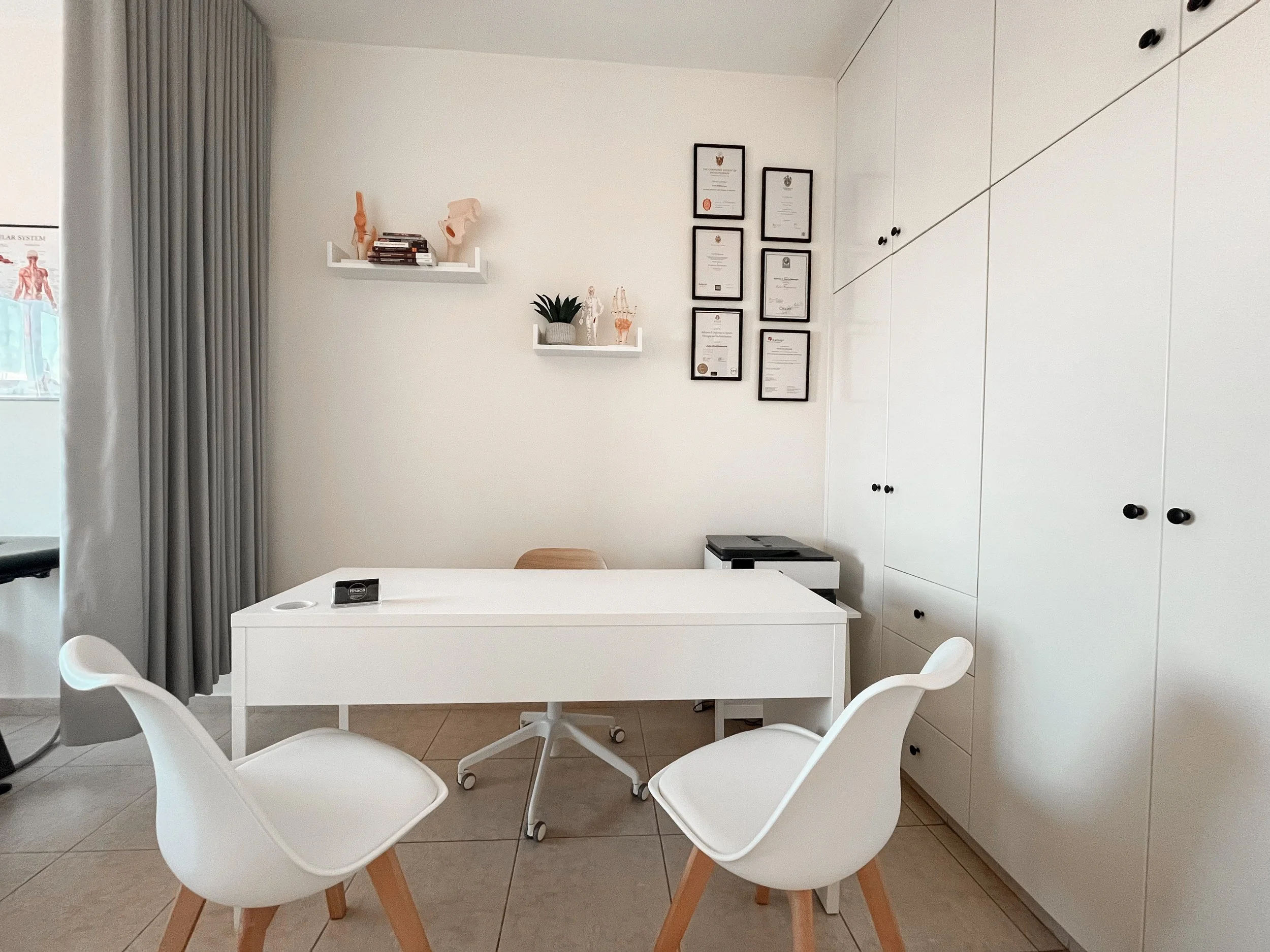 Treatment Room_1.JPG