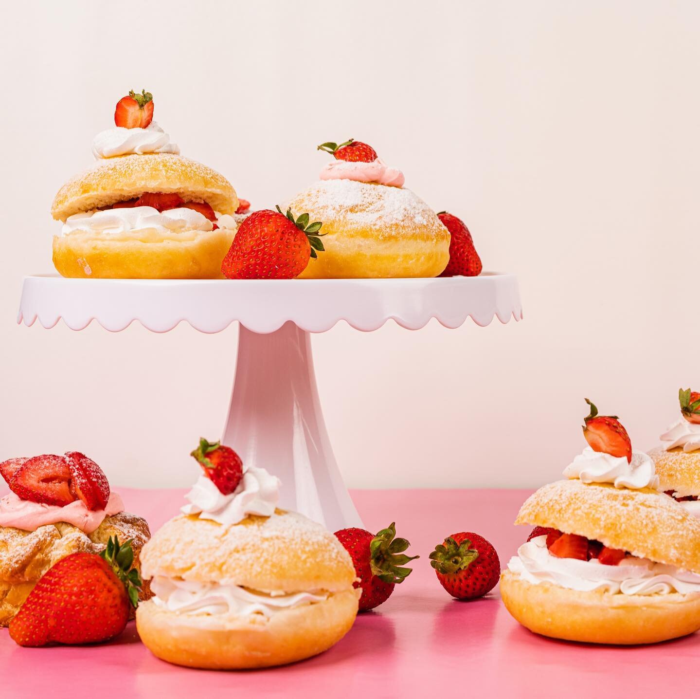 Are you a strawberry fanatic? We've got 4 fresh picks you'll like *berry* much!

🍓 Strawberry Glazed Donut
🍓 Strawberry Shortcake Donut
🍓 Strawberry Cream Donut
🍓 Strawberry Coconut Mochi Donut

Tell us which one is calling your name 👇