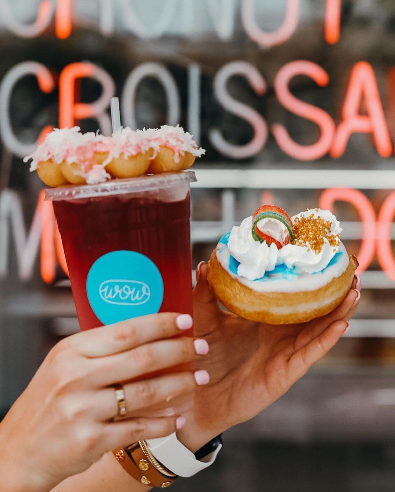 Come by and see us this weekend. We've got donuts and drips for each hand!

📷: @dallaslovelist