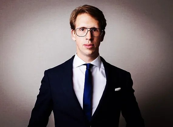 Hans photo converted.jpeg