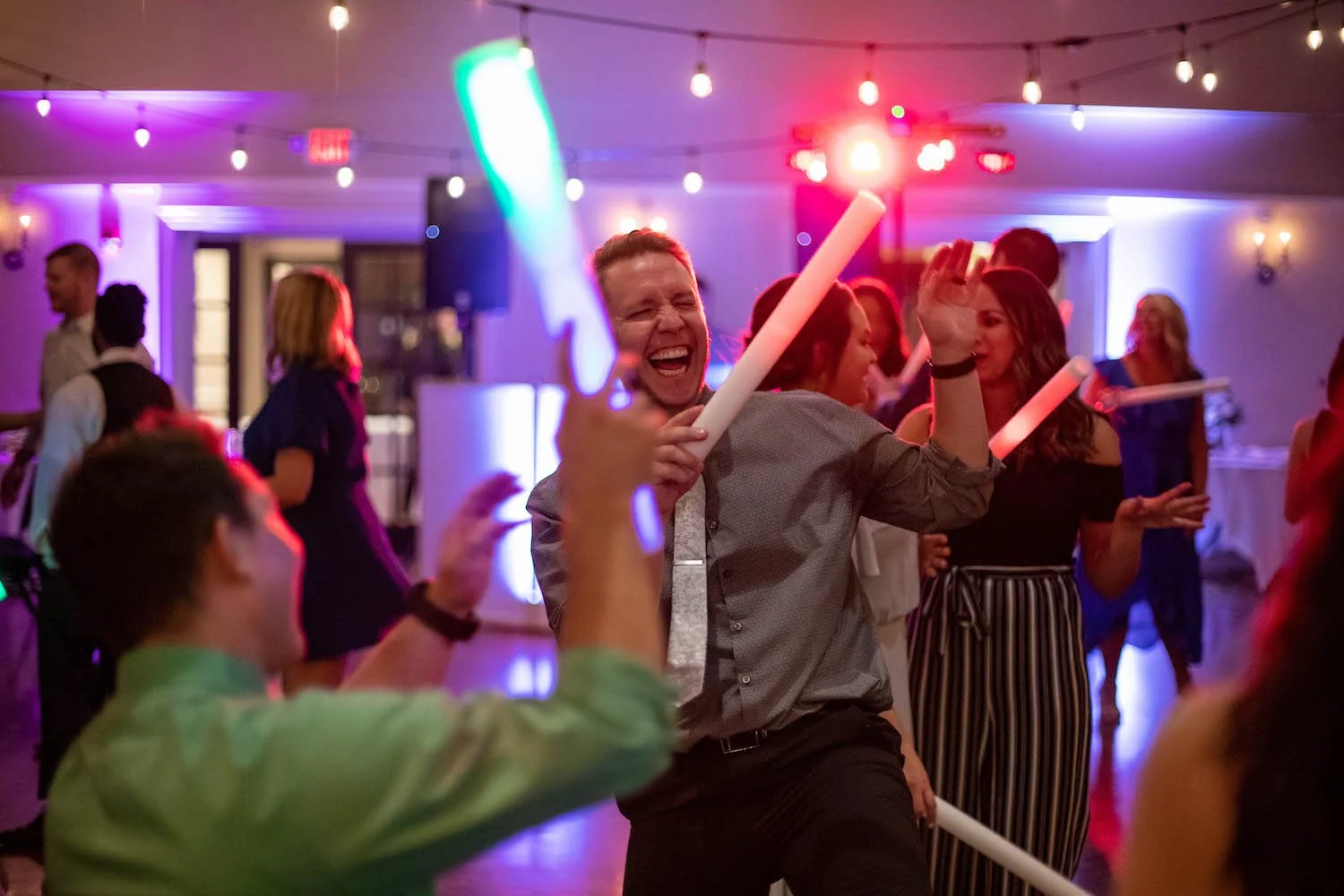 Welcome HeadTrauma Entertainment Wedding DJ Photography welcome-headtrauma-entertainment-wedding-dj-photography